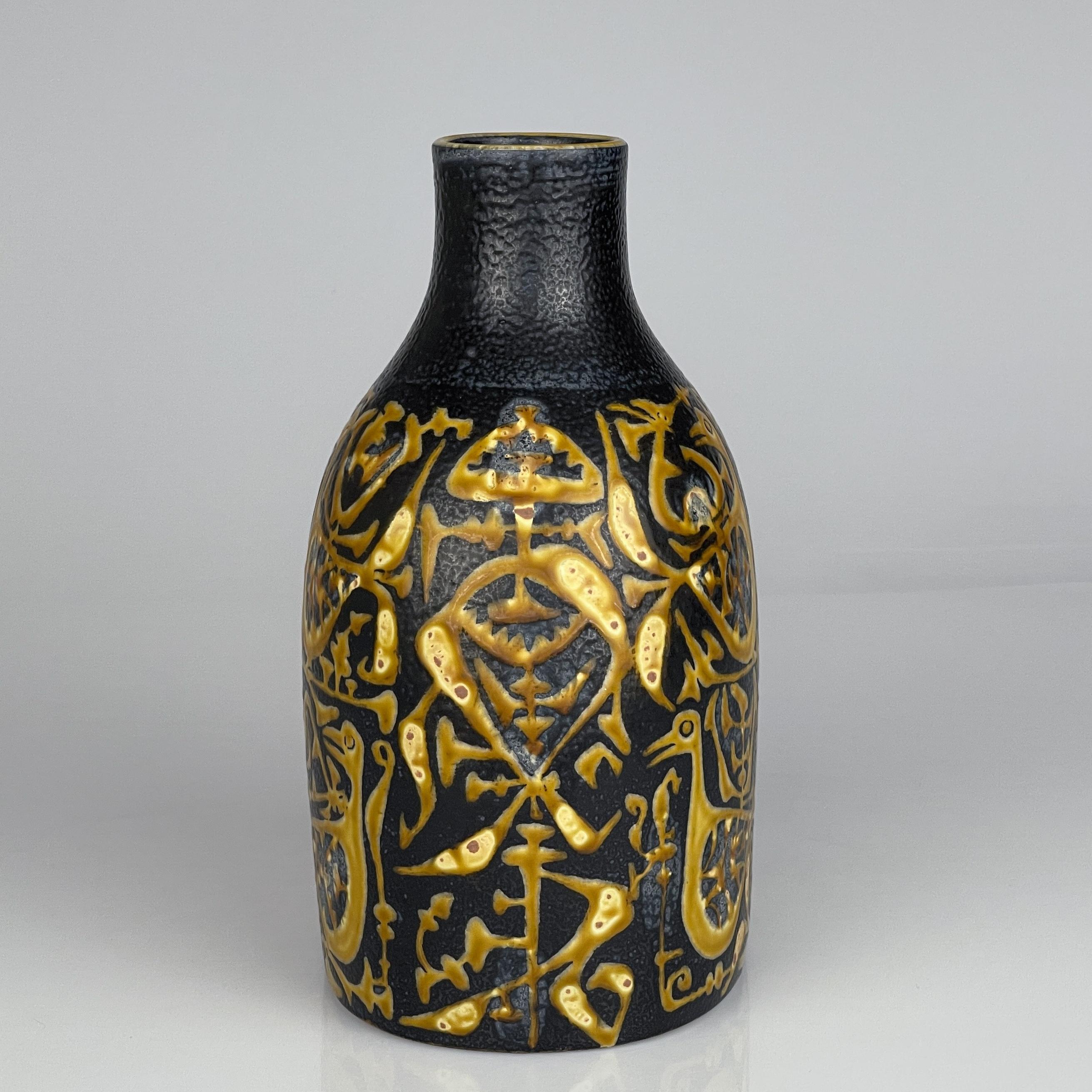 Scandinavian Modern Nils Thorsson Stoneware Baca vase Aluminia Denmark ca 1965 In Good Condition In EL Waalre, NL