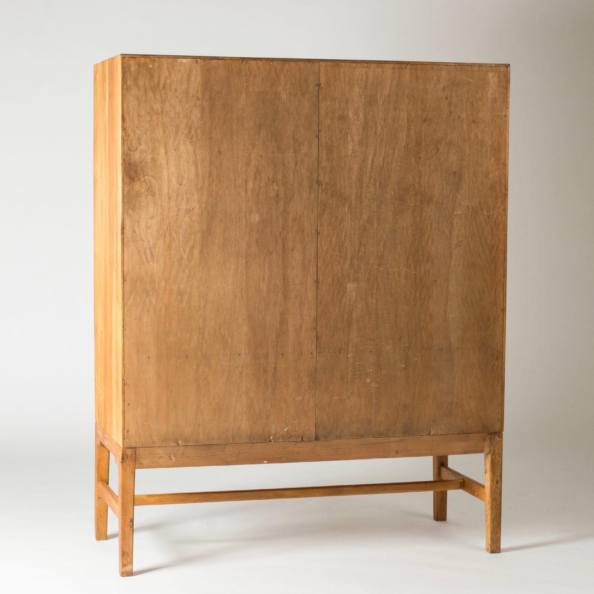 Armario moderno escandinavo de roble, Hans J. Wegner, Mikael Laursen, Dinamarca, años 50 en venta 5