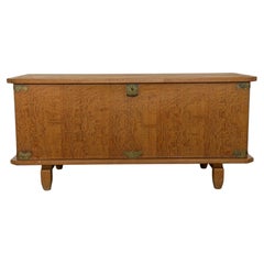 Commode moderne scandinave en chêne, Henning Kjærnulf, Danemark, années 1960