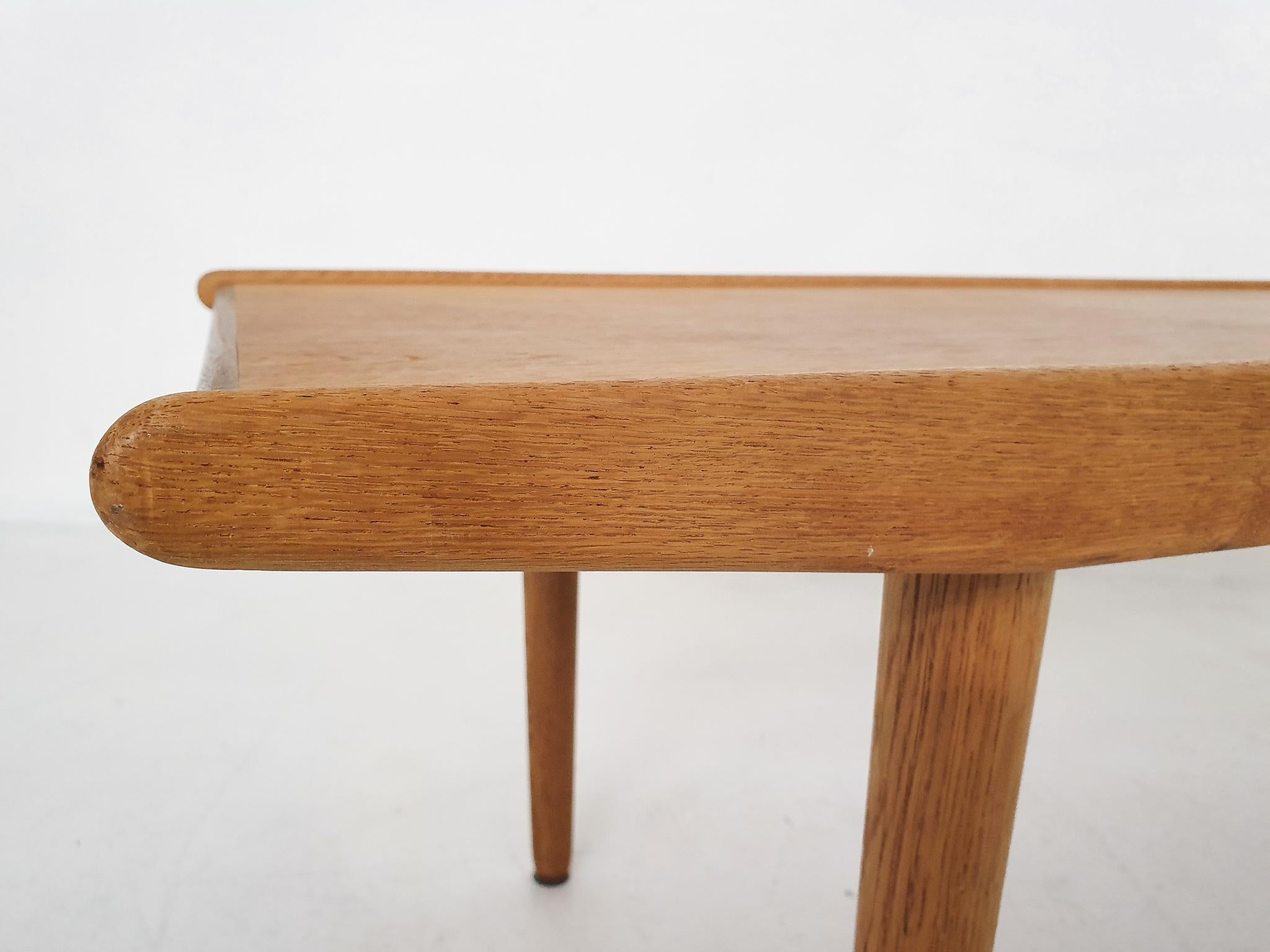 Scandinavian Modern Oak Coffee Table by Frem Rojle, Denmark, 1960's For Sale 2