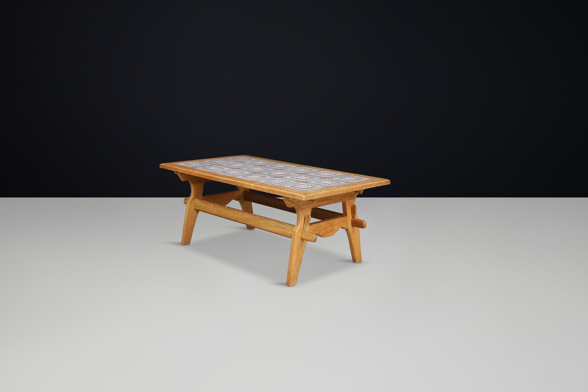 Mid-Century Modern Scandinavian Modern Oak Coffee Table with Tiled Top, Denmark 1950s For Sale