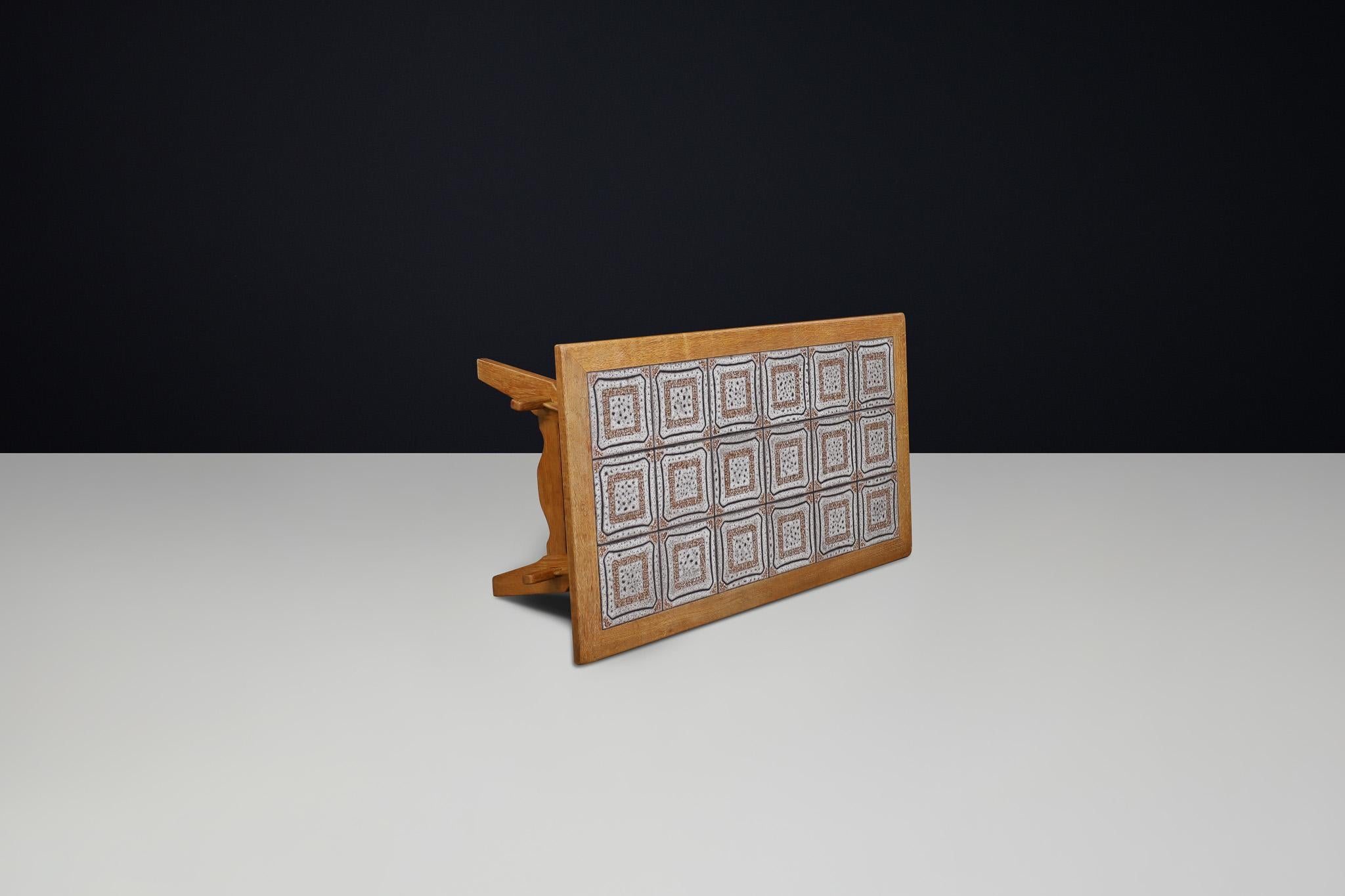 Scandinavian Modern Oak Coffee Table with Tiled Top, Denmark 1950s For Sale 1