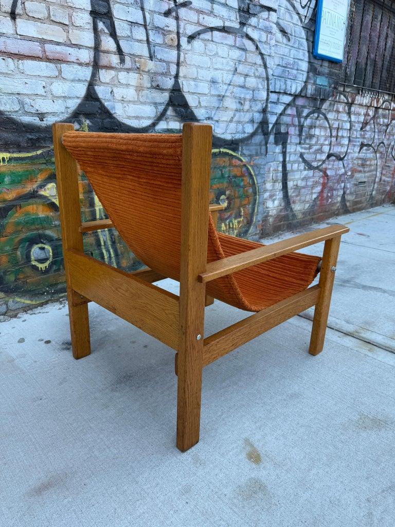Suédois The Moderns Oak MODERNITY Chaise longue en velours côtelé Sling en vente