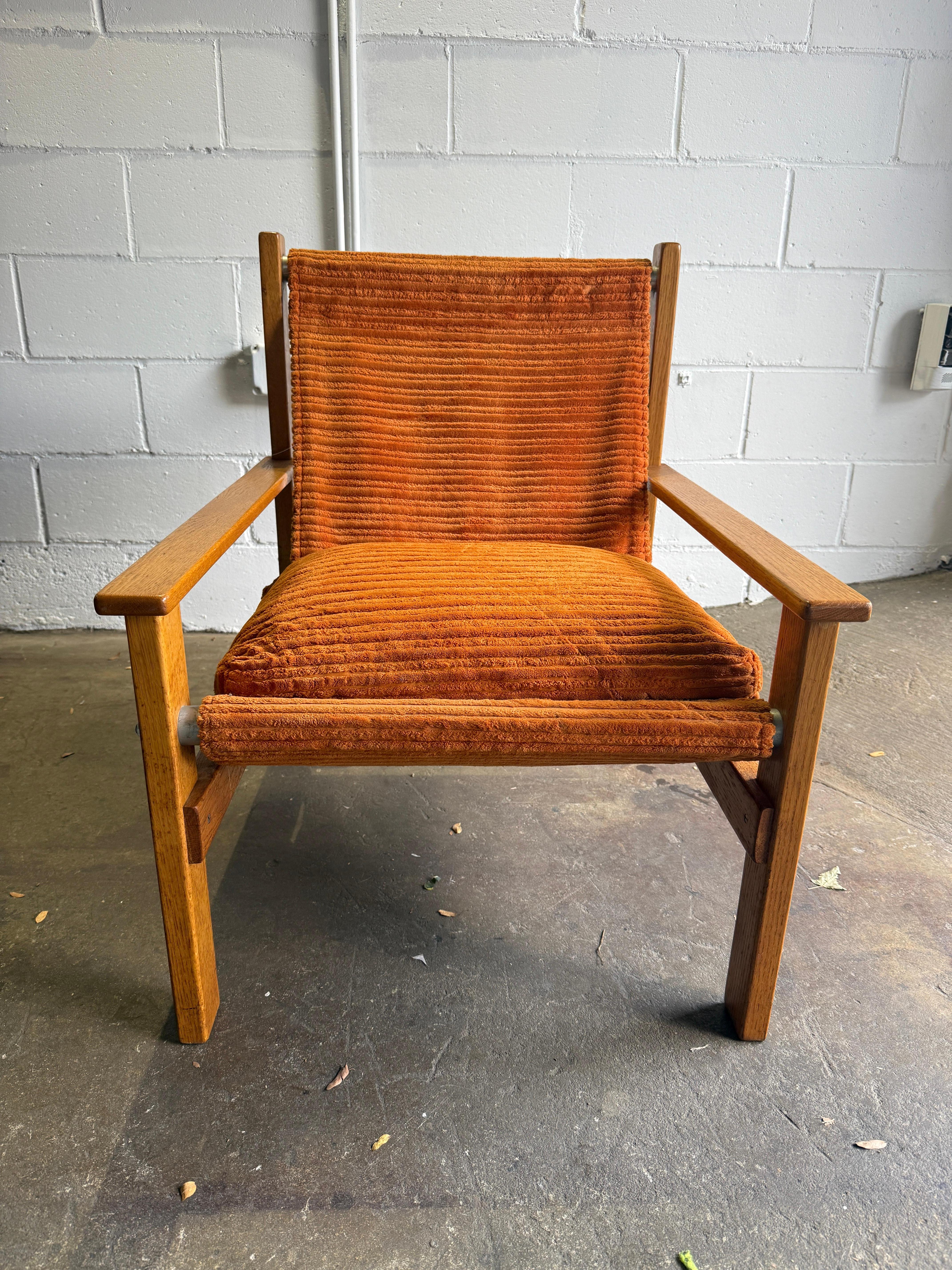 Skandinavischer moderner Eichenholzsessel Sling corduroy lounge chair (Aluminium) im Angebot