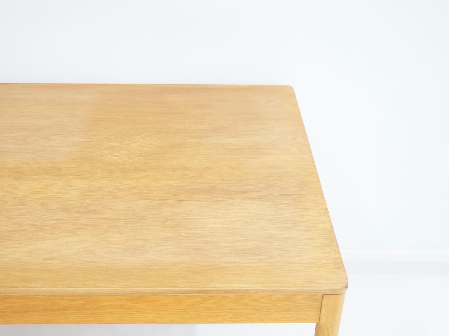 Scandinavian Modern Oak Writing Desk by Yngvar Sandstrom For Sale 11