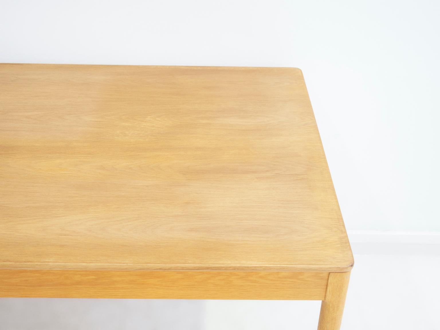 Scandinavian Modern Oak Writing Desk by Yngvar Sandstrom For Sale 12