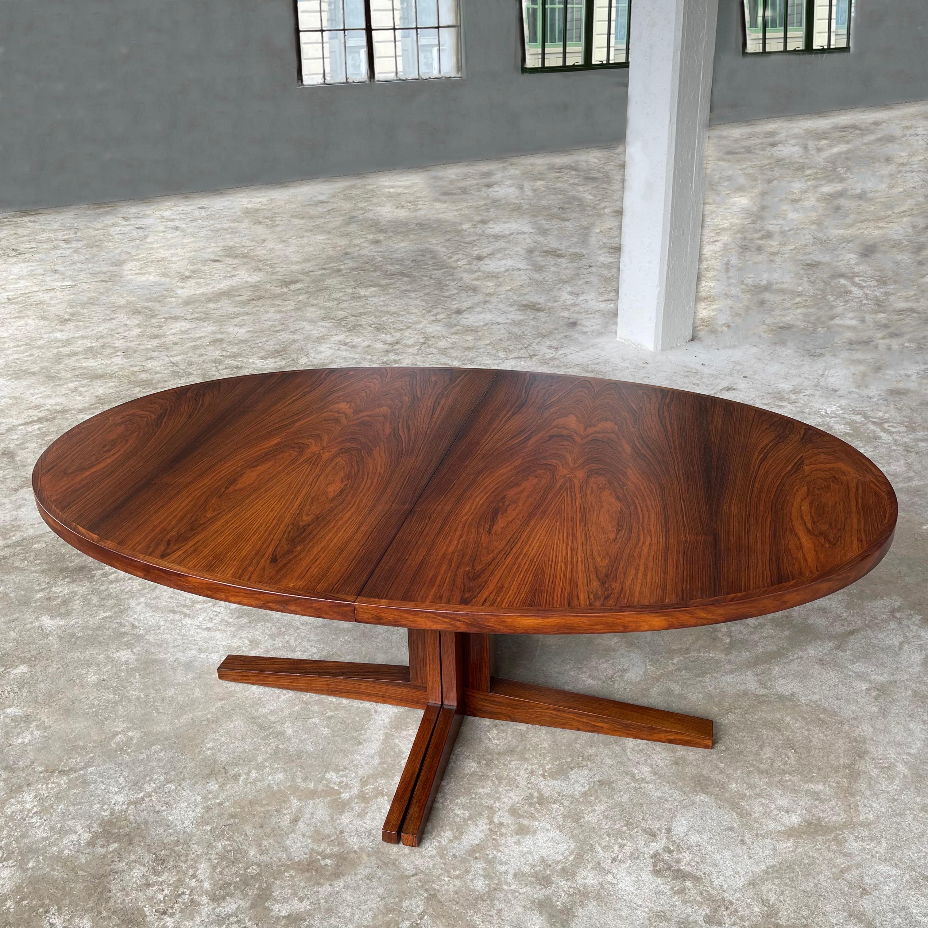 Danish Scandinavian Modern Oval Rosewood Extension Dining Table By John Mortensen