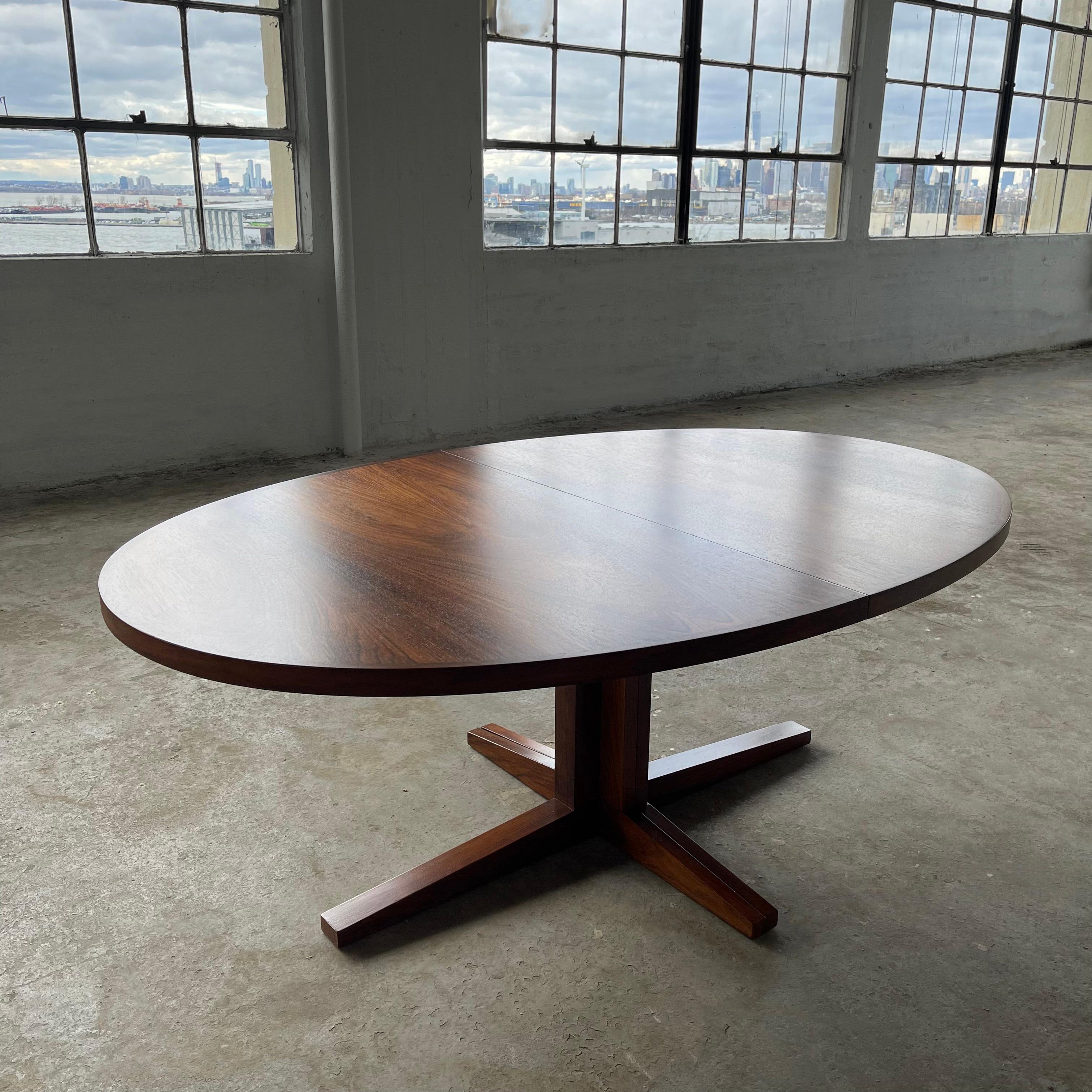 Scandinavian Modern Oval Rosewood Extension Dining Table By John Mortensen 5