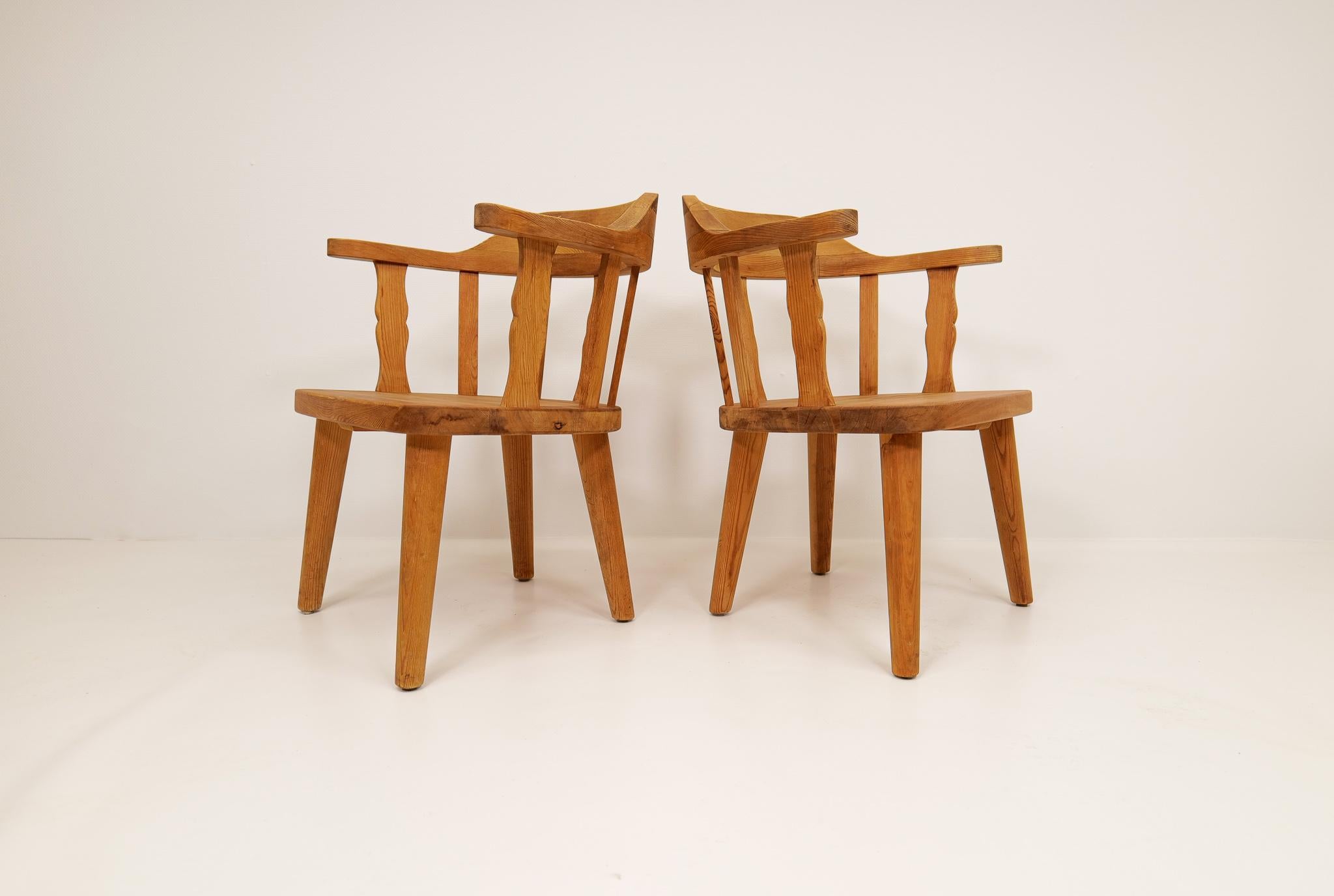 Scandinavian Modern pair of Armchairs in Pine, Norway, 1970s 3