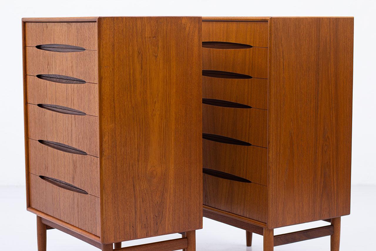 Scandinavian Modern Pair of Chest of Drawers by Kurt Østervig, 1950s 7