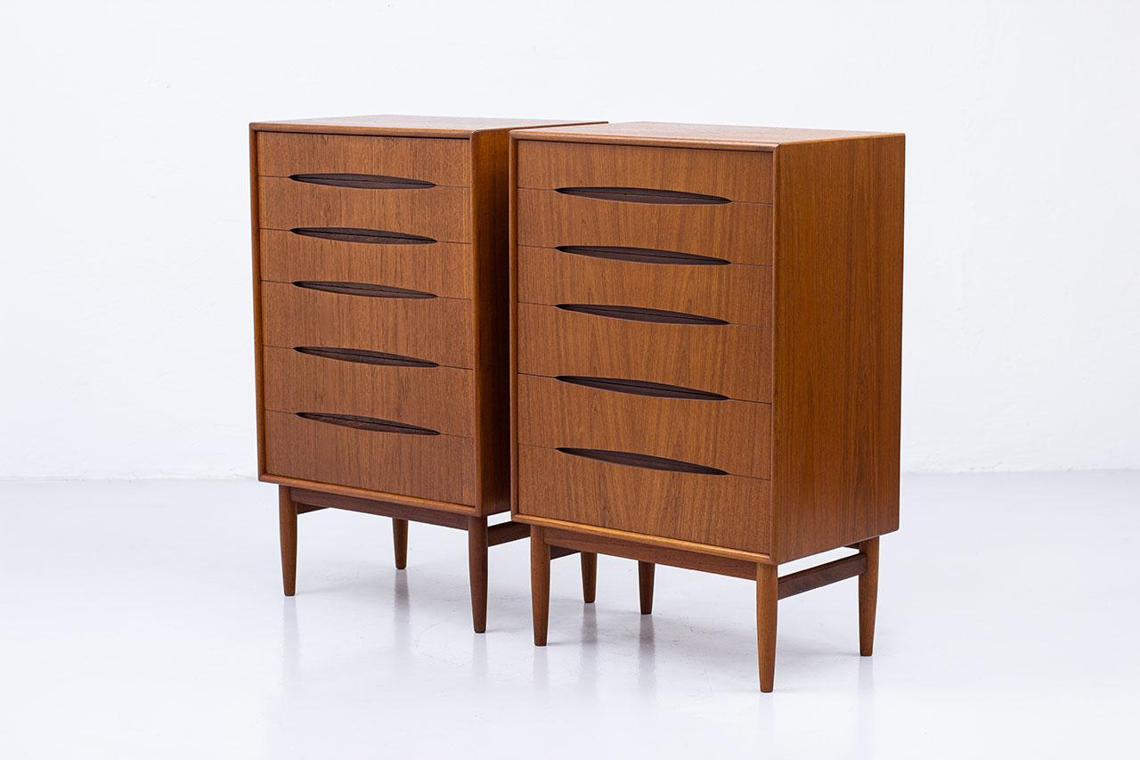 Scandinavian Modern Pair of Chest of Drawers by Kurt Østervig, 1950s In Good Condition In Stockholm, Stockholms län