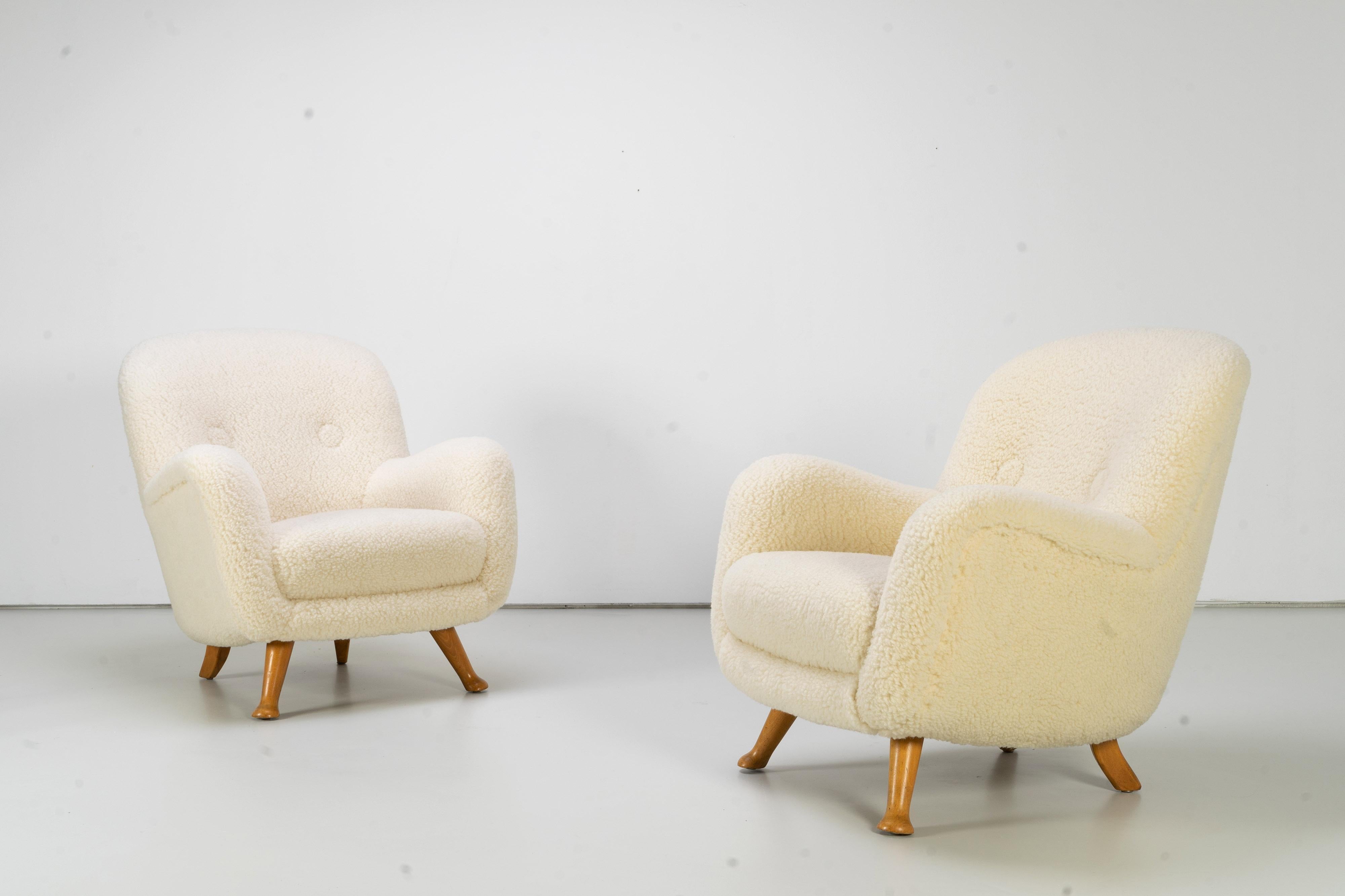 Scandinavian Modern Pair of Club Chairs by Berga Mobler Sweden, 1940s 1