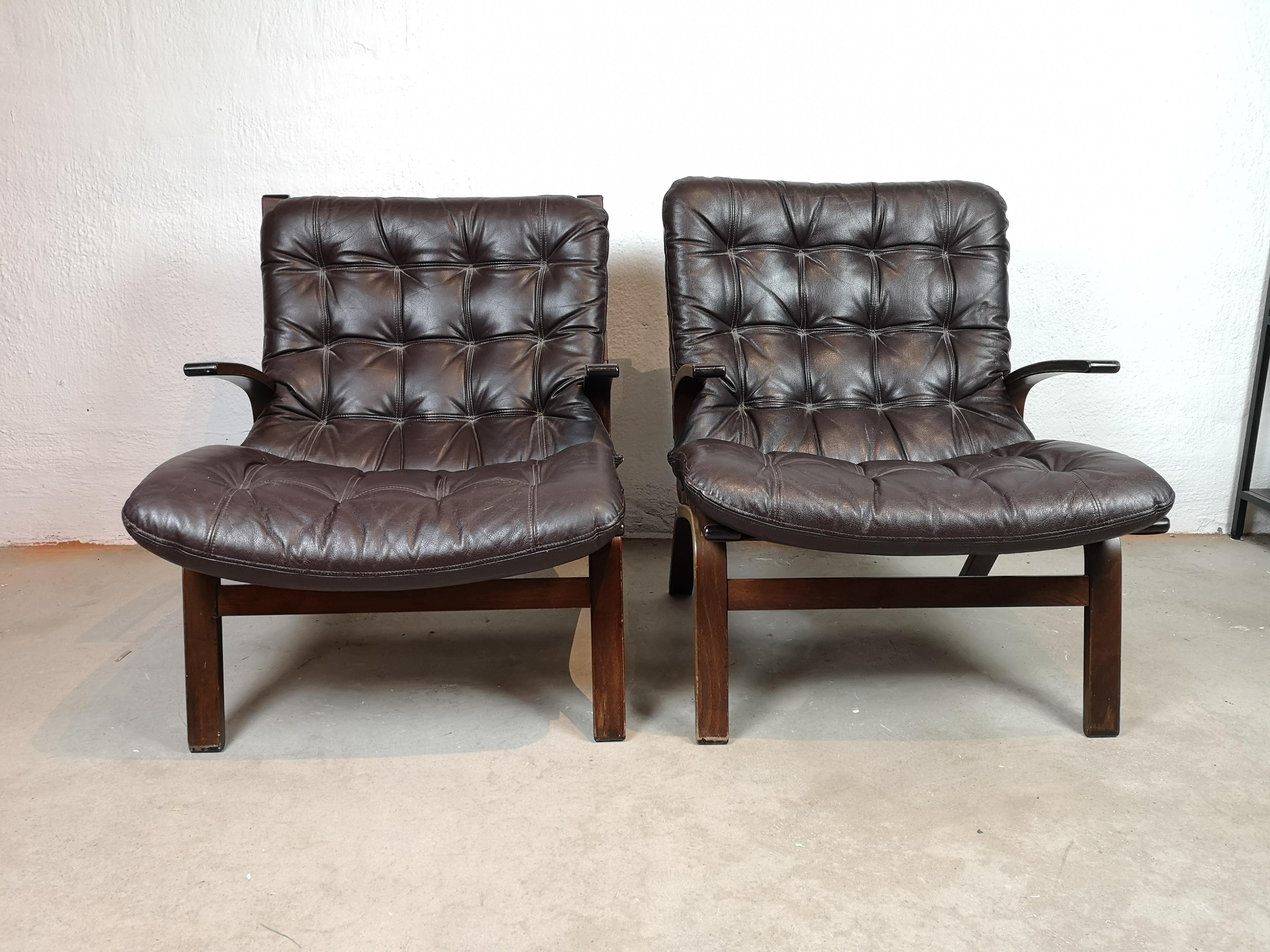 Scandinavian Modern pair of Leather Easy Chairs, 1970s 4