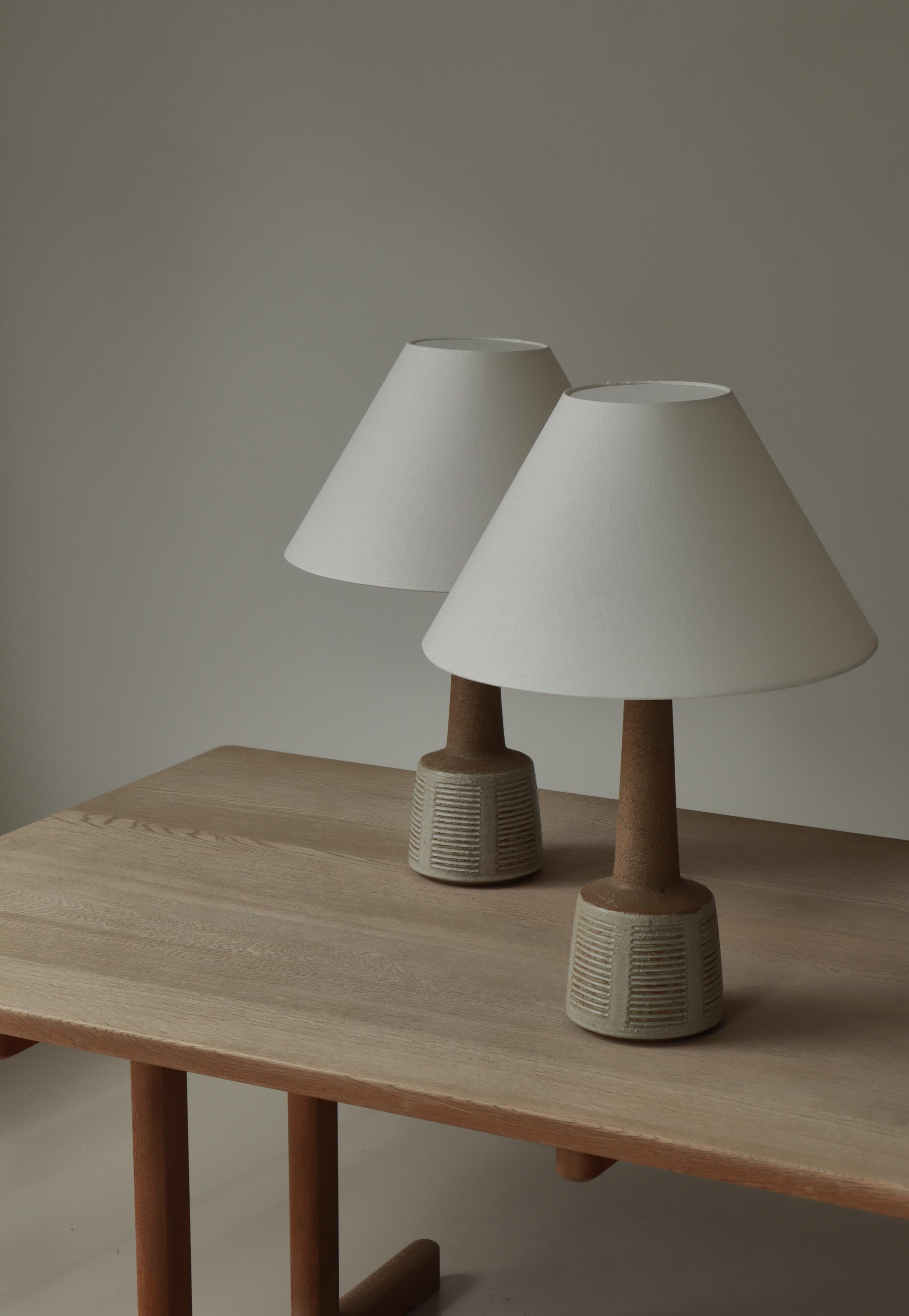 Coppia di lampade da tavolo in gres scandinavo di Palshus, Danimarca, anni '60 in vendita 8
