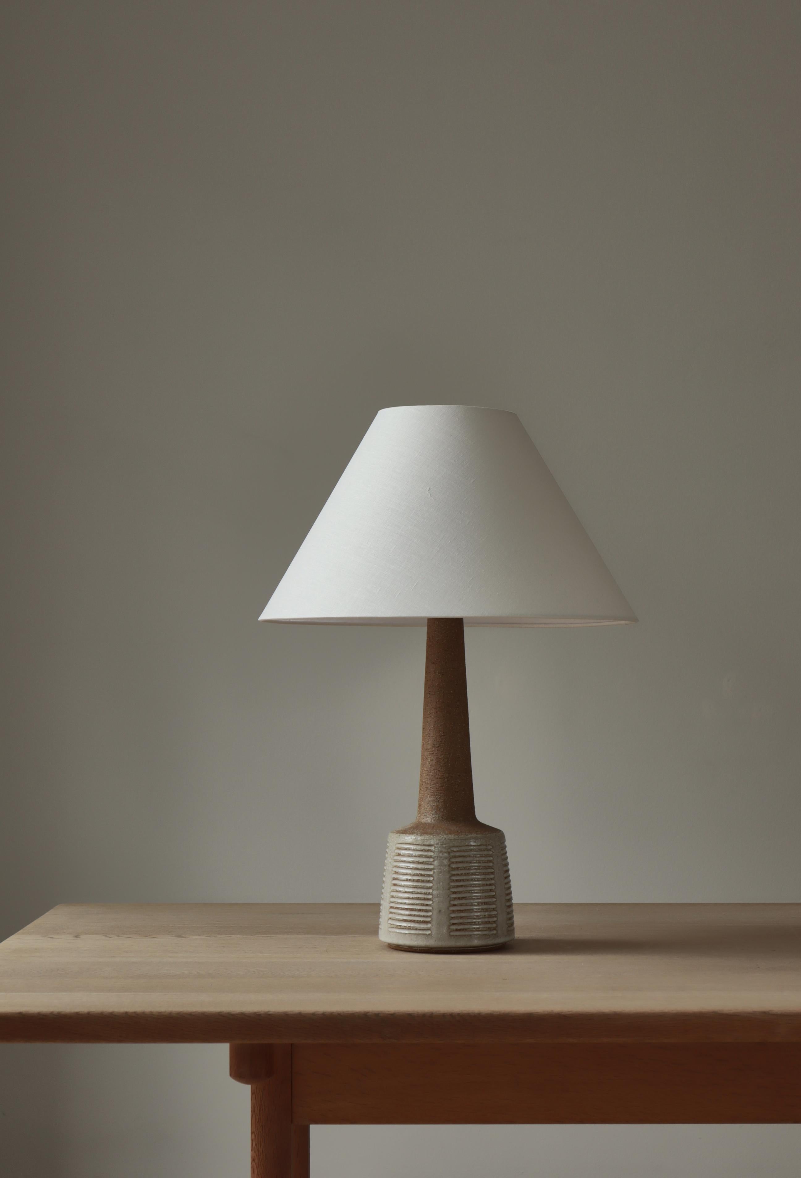 Coppia di lampade da tavolo in gres scandinavo di Palshus, Danimarca, anni '60 In condizioni buone in vendita a Odense, DK