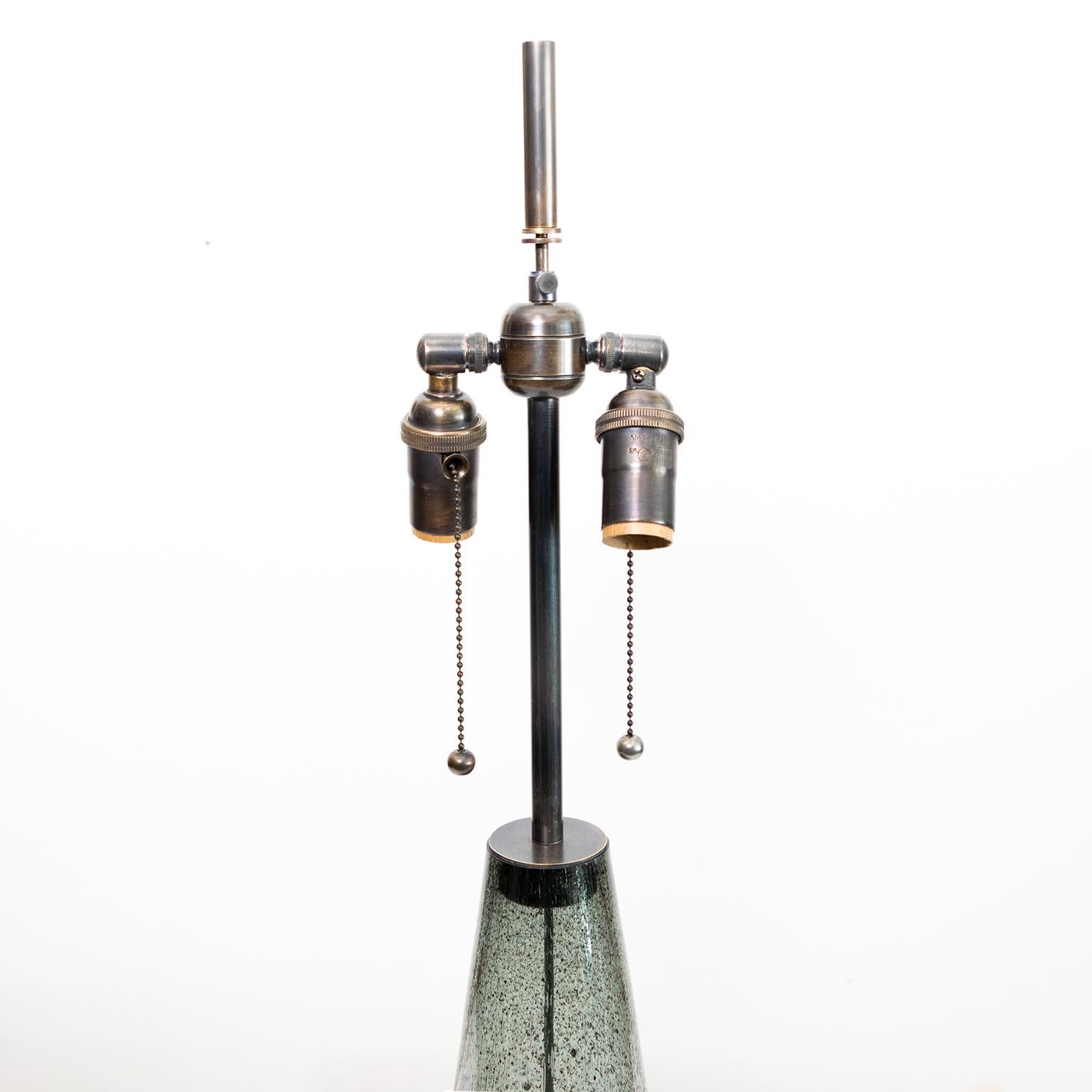 Patiné Paire de lampes scandinaves modernes Stromboli de Bengt Orup, Hyllinge Glasbruk en vente