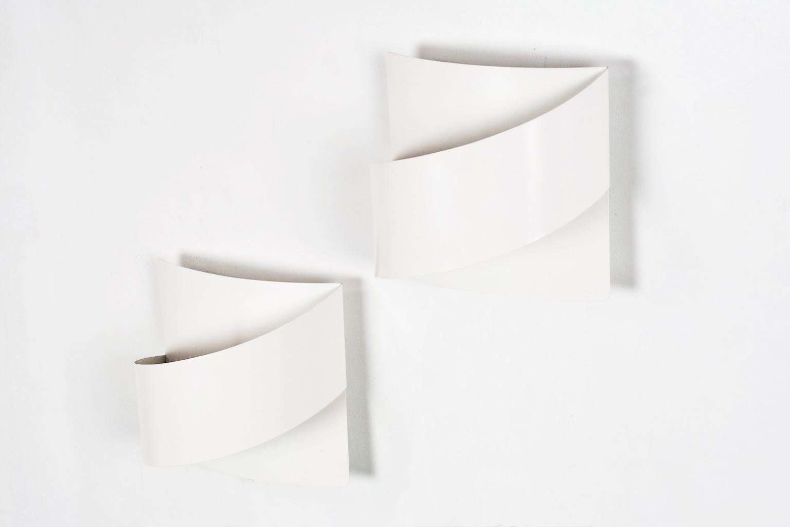 Lacquered Scandinavian Modern Pair of White Metal Wall Lights by Peter Celsing