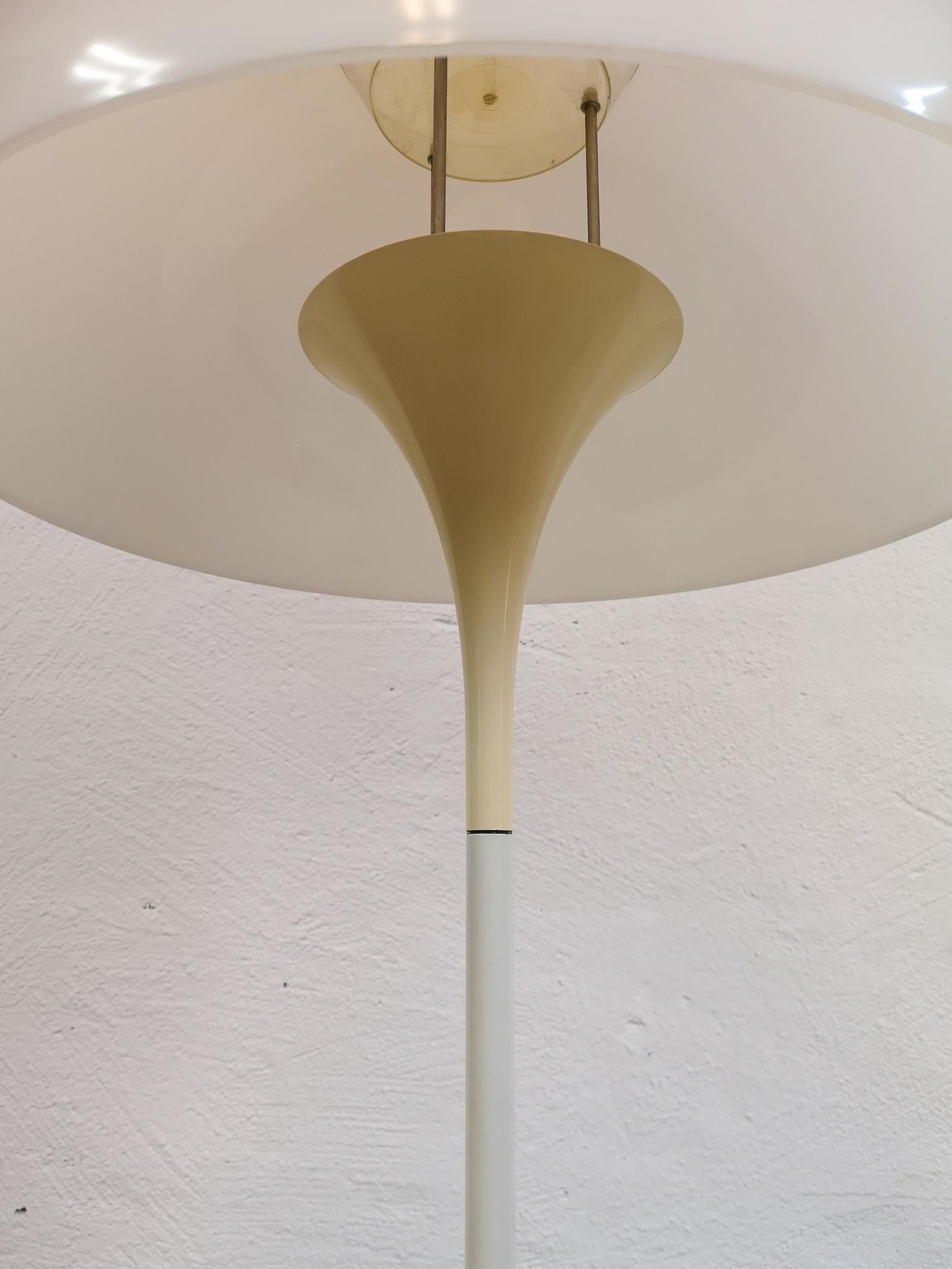 Scandinavian Modern Panthella Floor Lamp, Verner Panton, Denmark 4