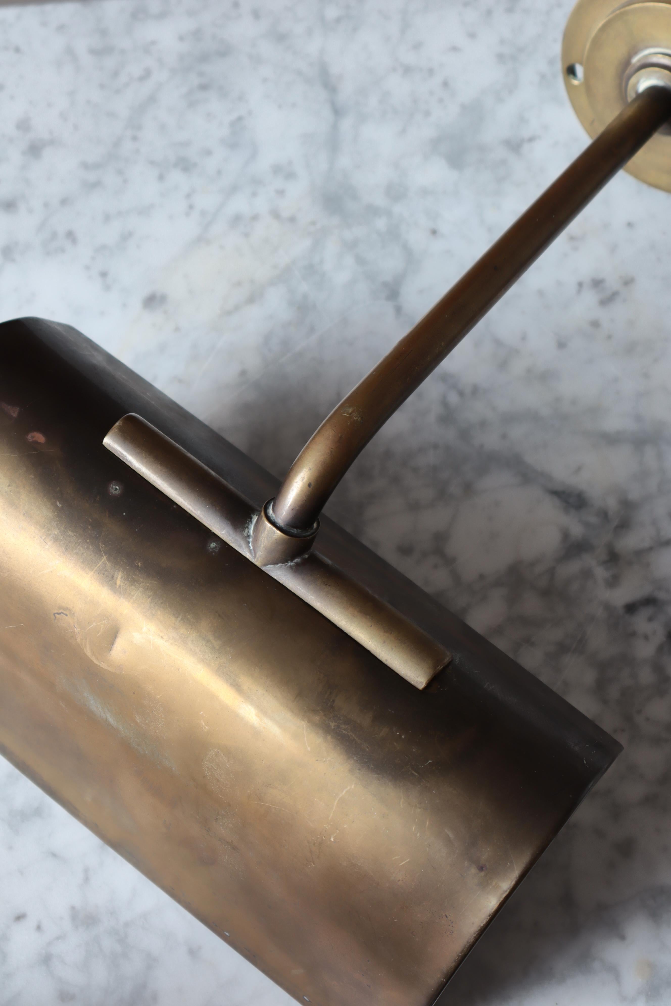 Lampada da parete in ottone patinato The Modern Scandinavian di Palle Suenson, Danimarca, anni '30 in vendita 10