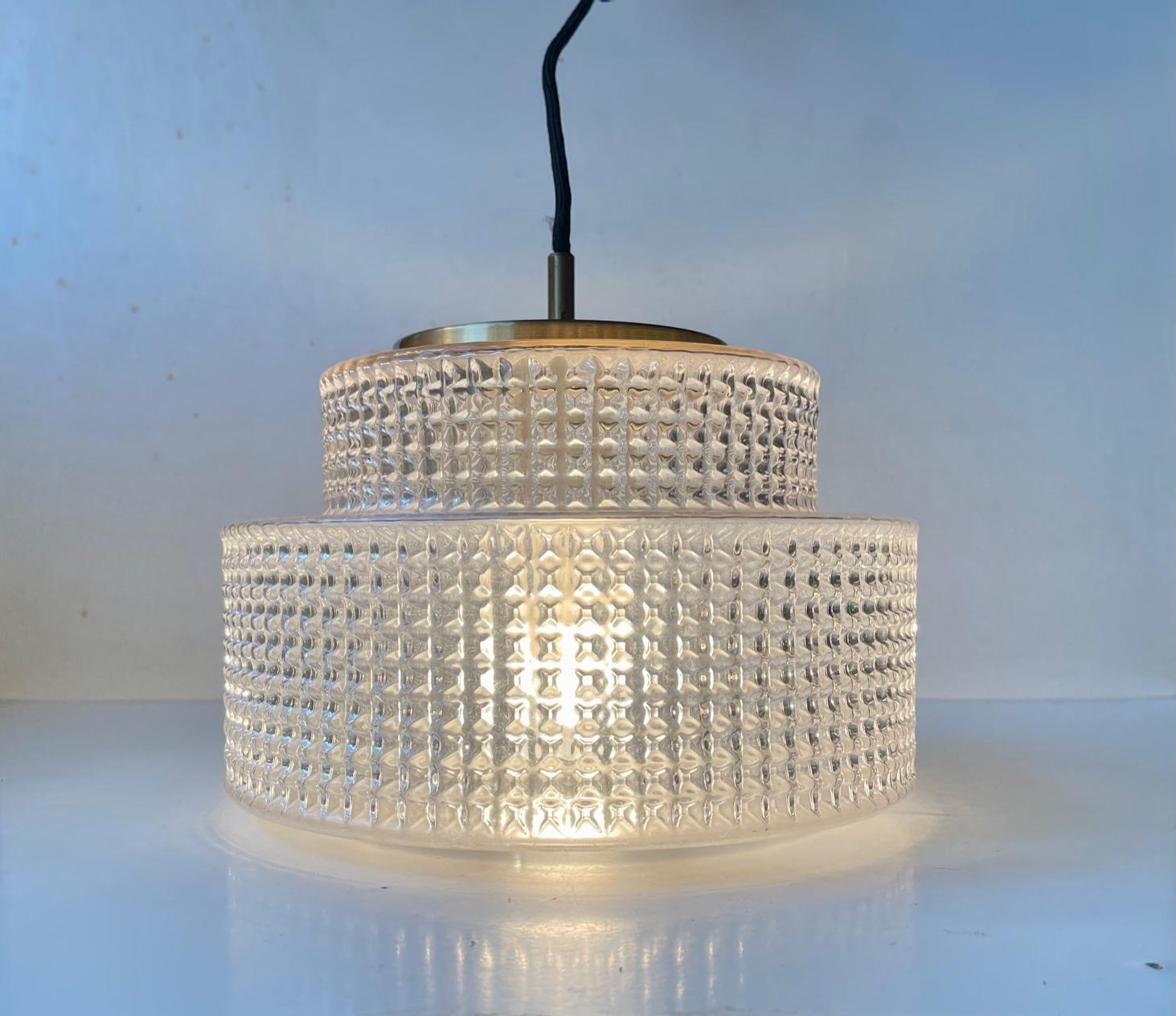 Scandinavian Modern Pendant Ceiling Light in Diamond Pattern Glass, Vitrika 60s For Sale 3