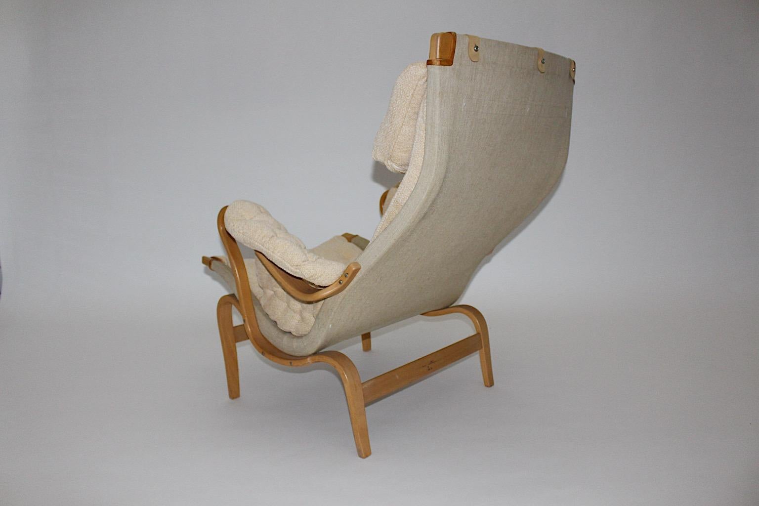Scandinavian Modern Pernilla Lounge Chair Ottoman Bruno Mathsson DUX 1970 Sweden For Sale 3