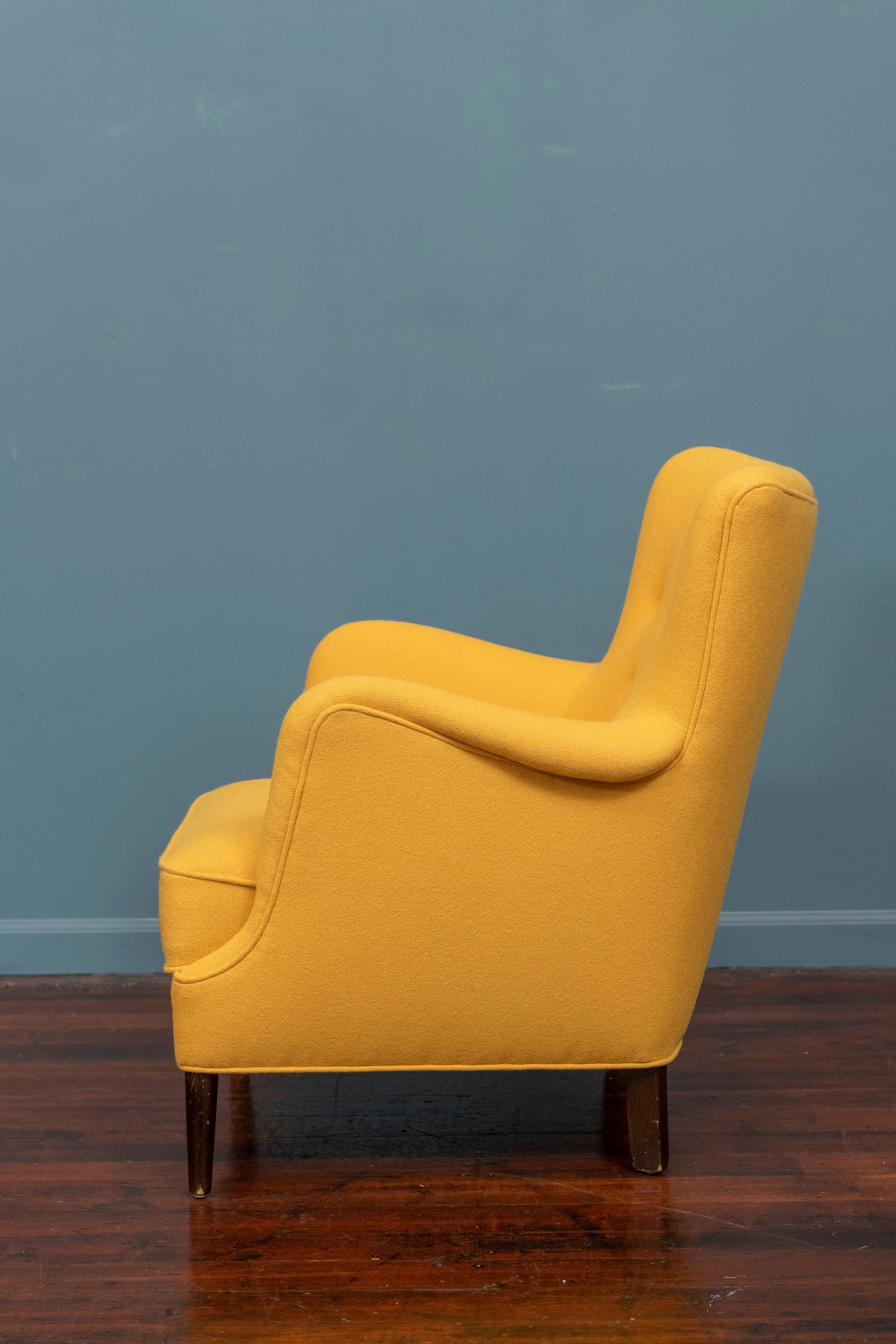 Mid-20th Century Scandinavian Modern Petite Lounge Chair