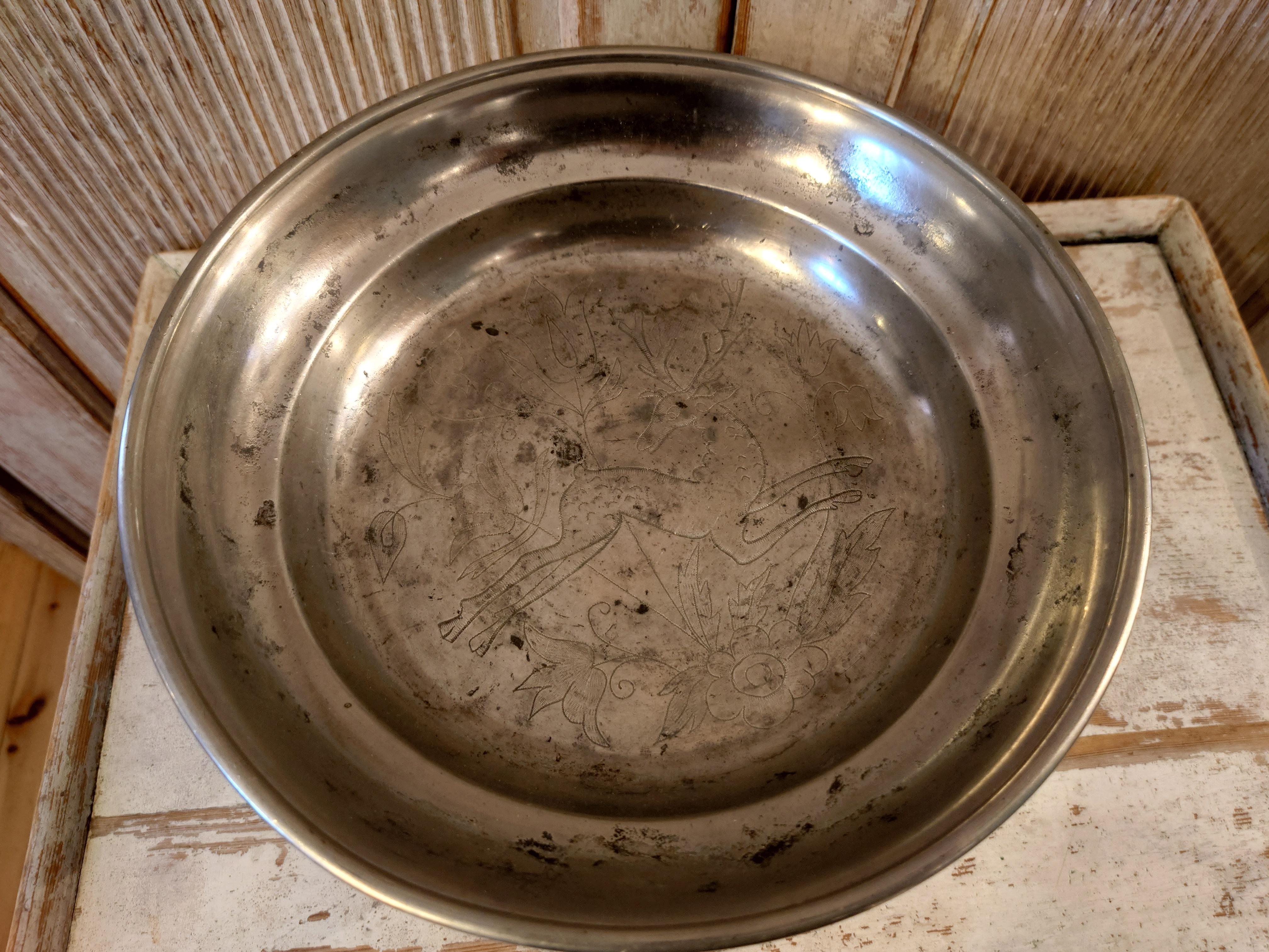 Scandinavian Modern Pewter Bowl from Firma Svenskt Tenn, 1930s For Sale 4
