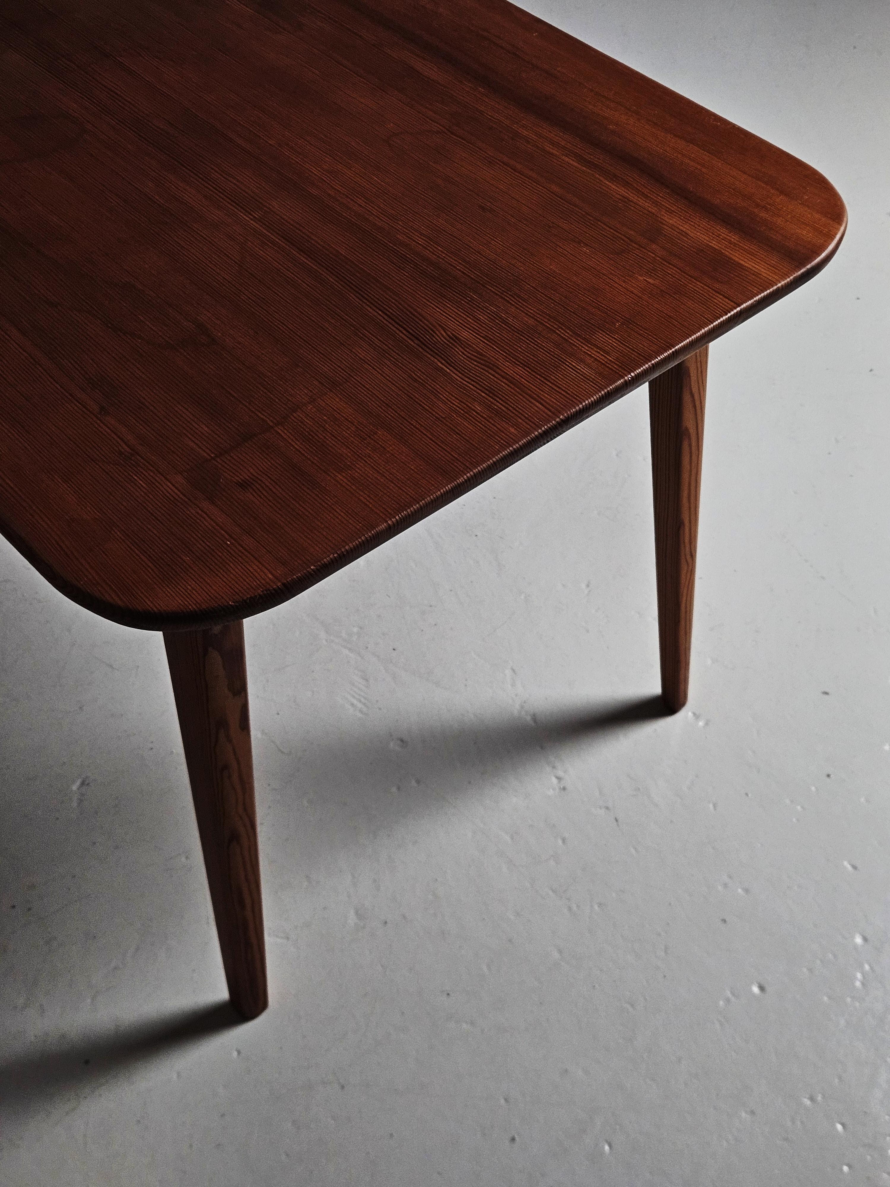 Scandinave moderne Table basse moderne scandinave en pin par Carl Malmsten, années 1950, Suède en vente
