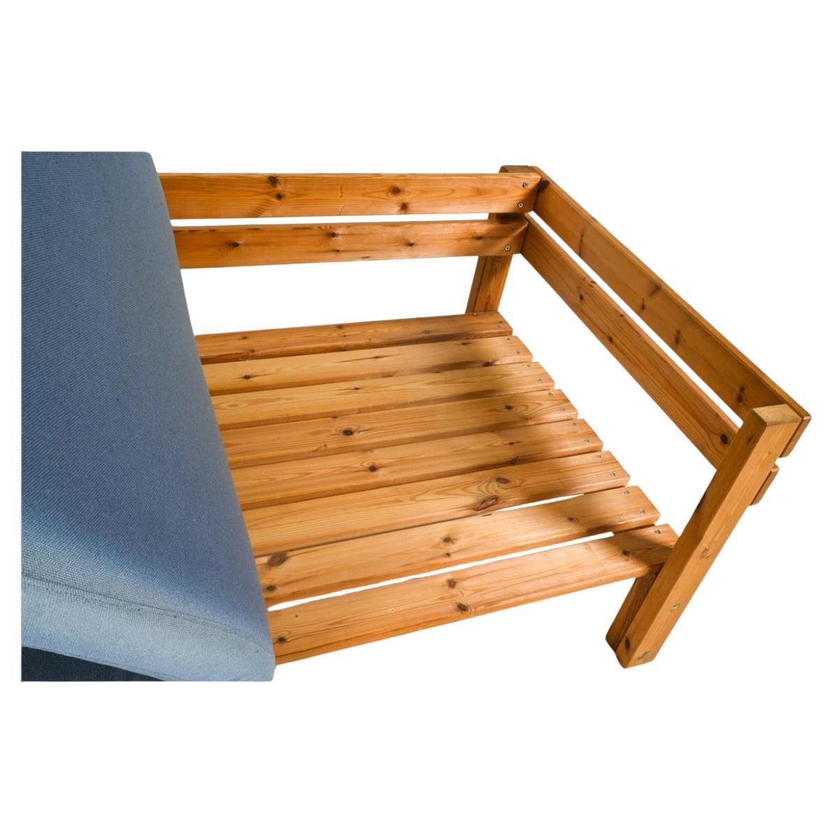 Suédois Fauteuil de repos scandinave moderne en pin fabriqué en Suède en vente