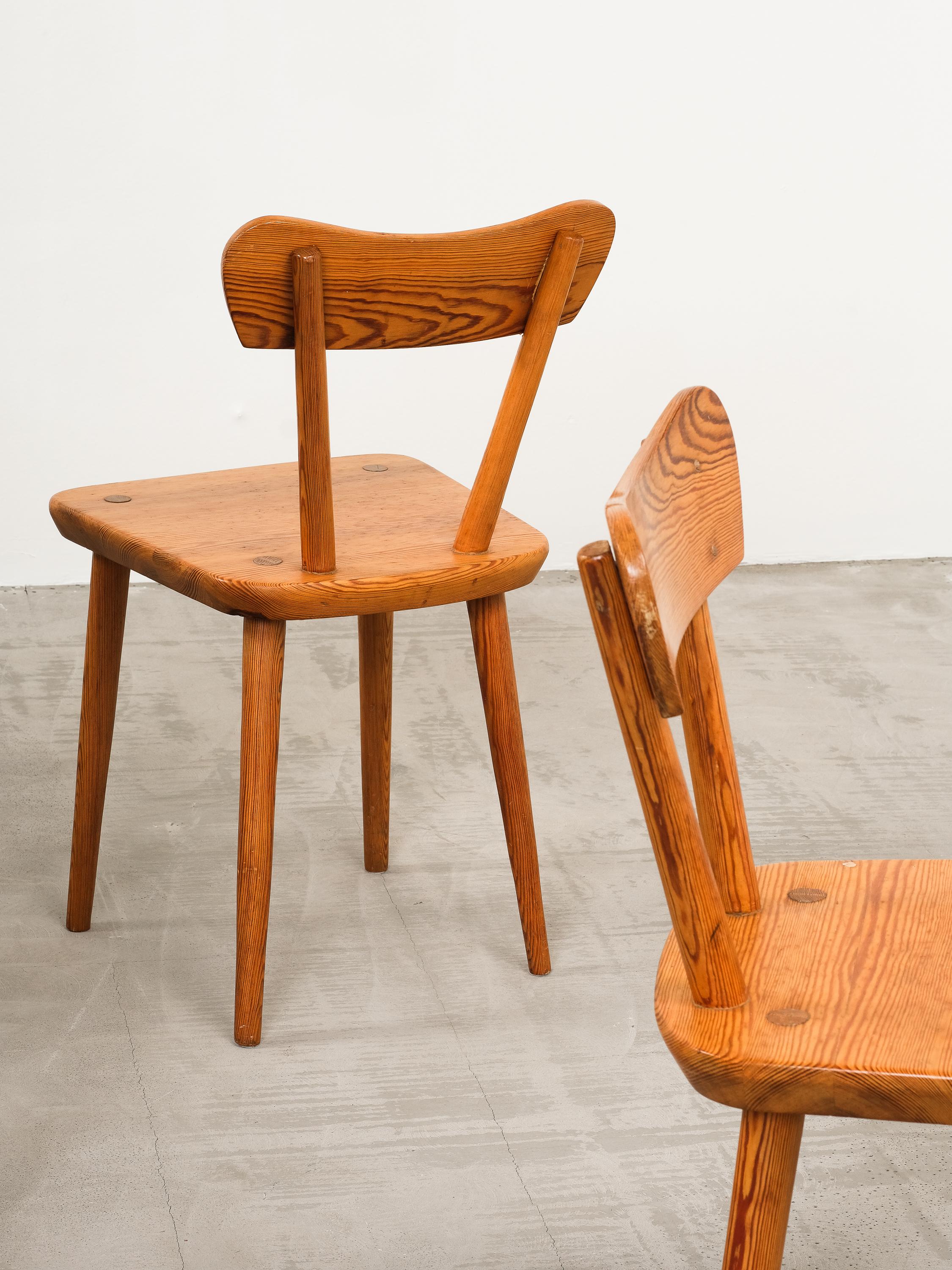 Scandinavian Modern Pine Dining Chairs, 1970s In Good Condition For Sale In Karis, Nyland