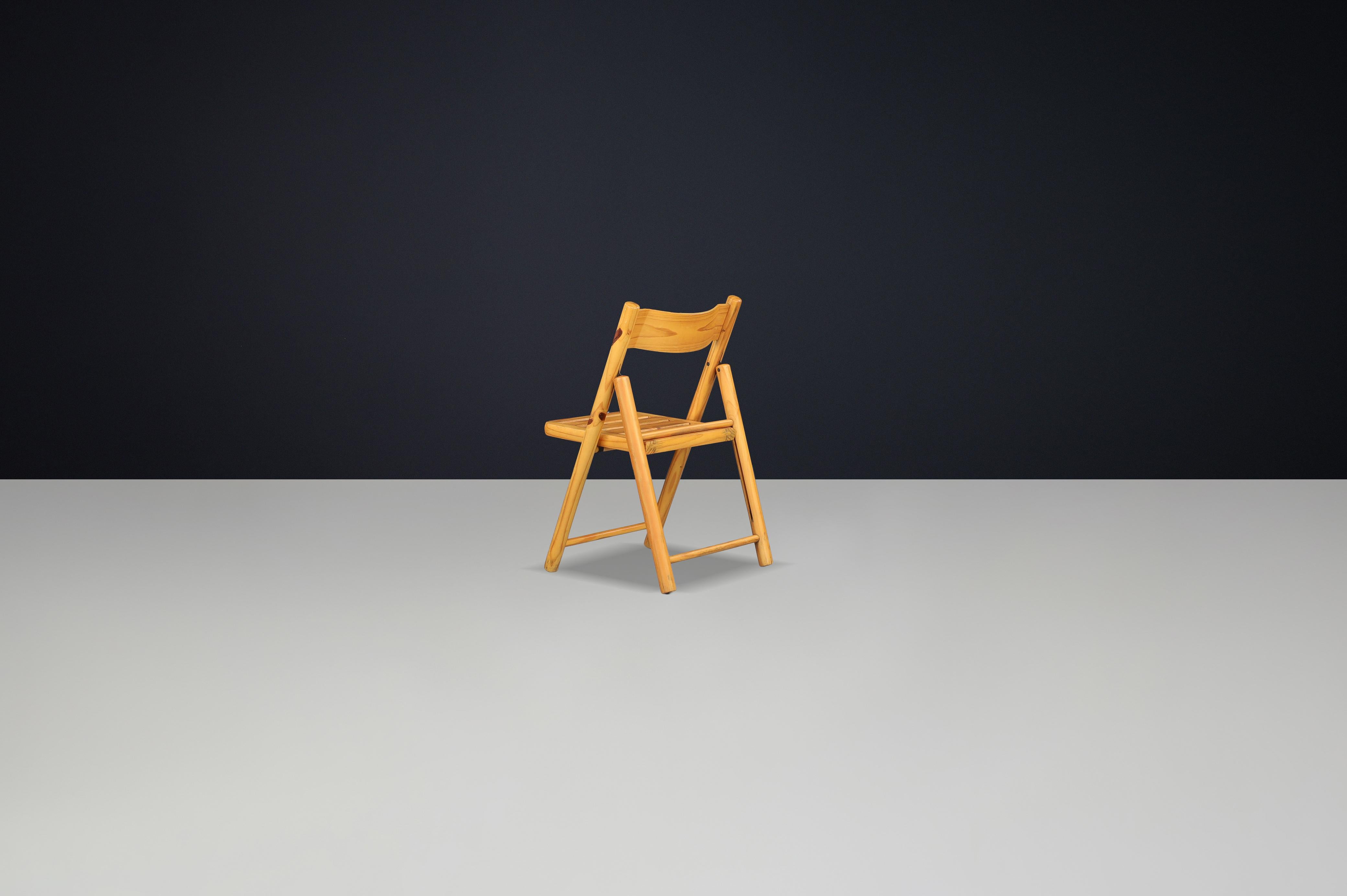 Scandinavian Modern Pine Folding Chairs, in the Style of Rainer Daumiller 1970s For Sale 3