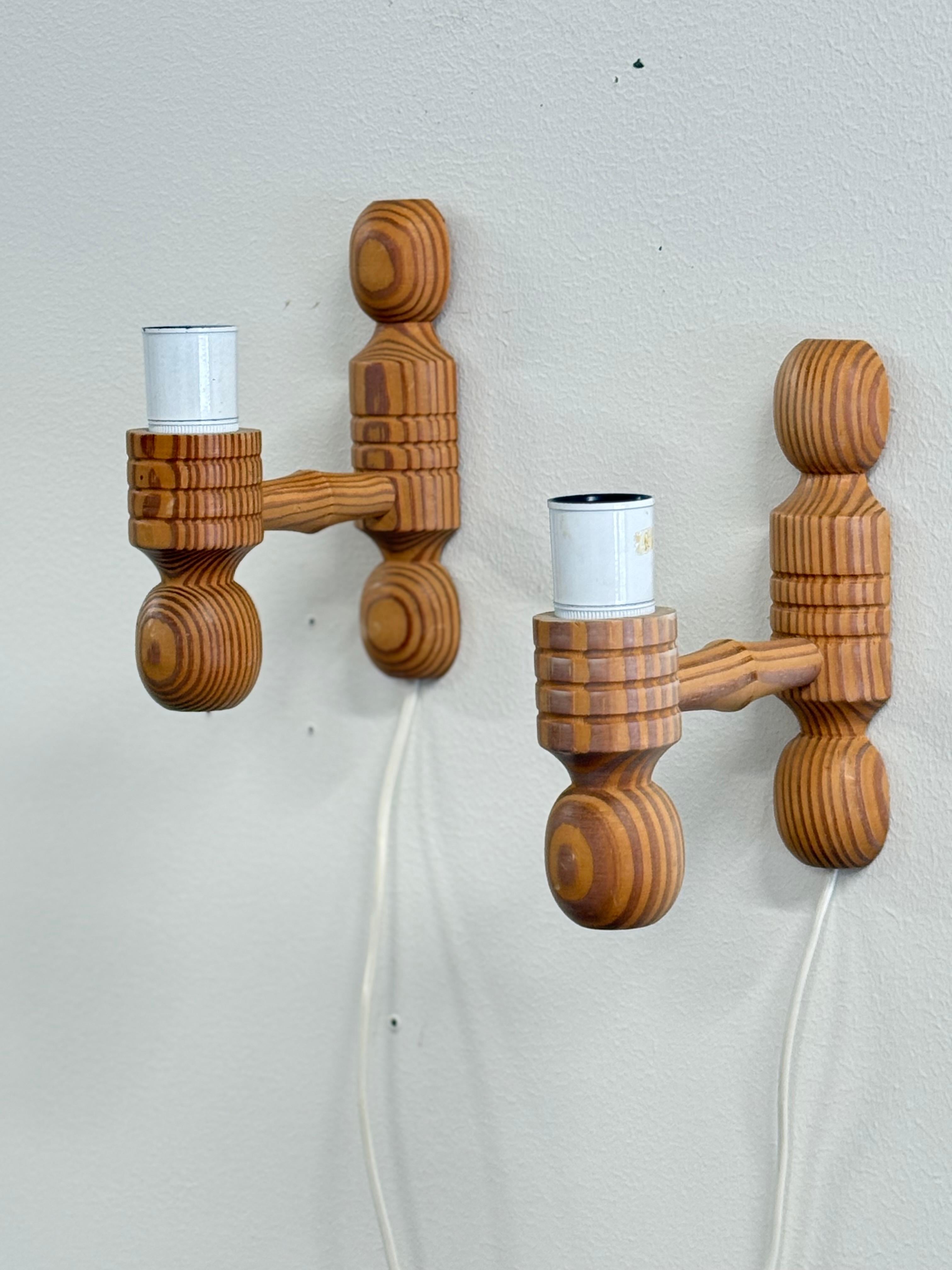 Scandinavo moderno Lampade da parete in pino The Modern Scandinavian, Svezia, anni '70 in vendita
