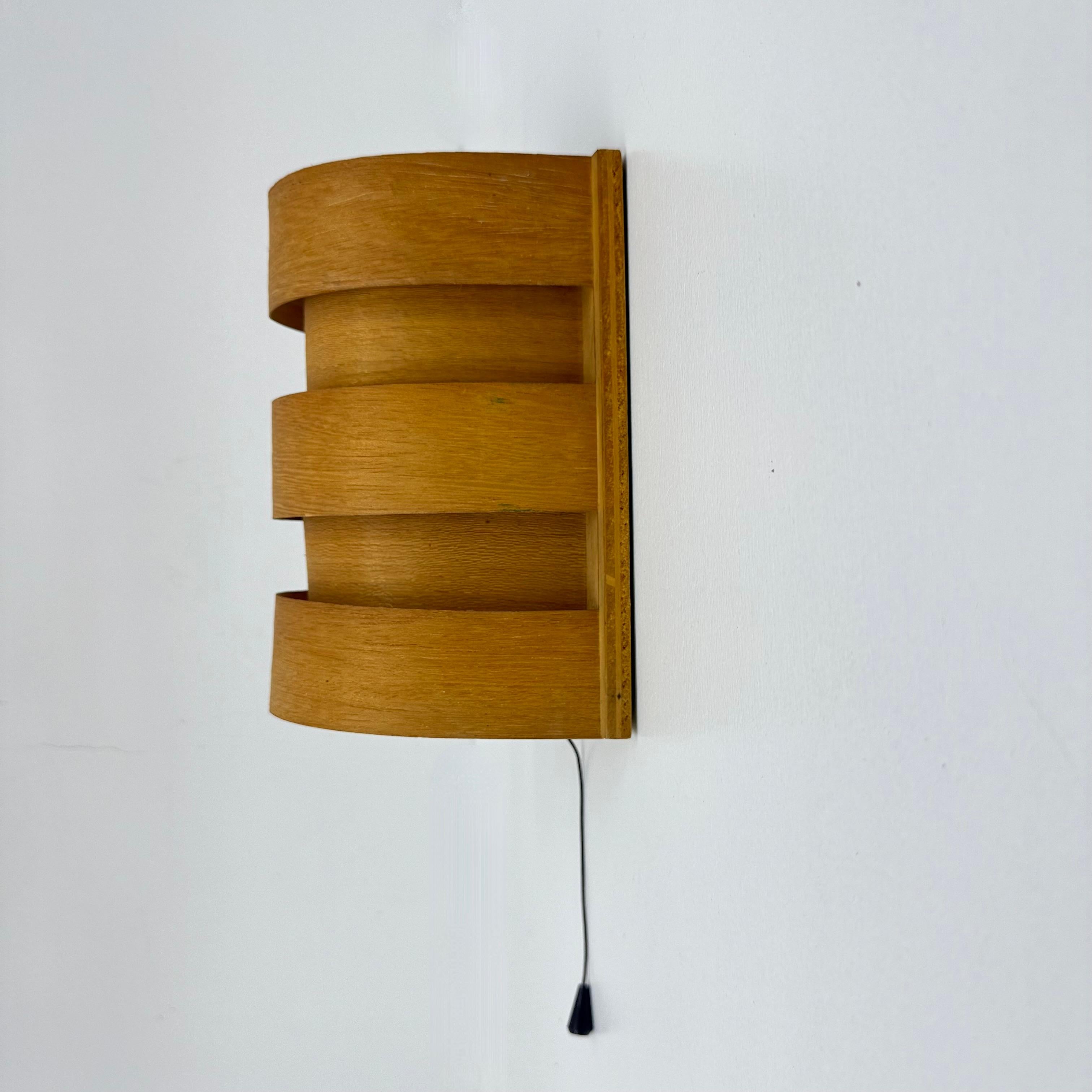 Scandinavian Modern Pine Wall Light by Hans Agne Jakobsson for Markaryd, Sweden For Sale 5