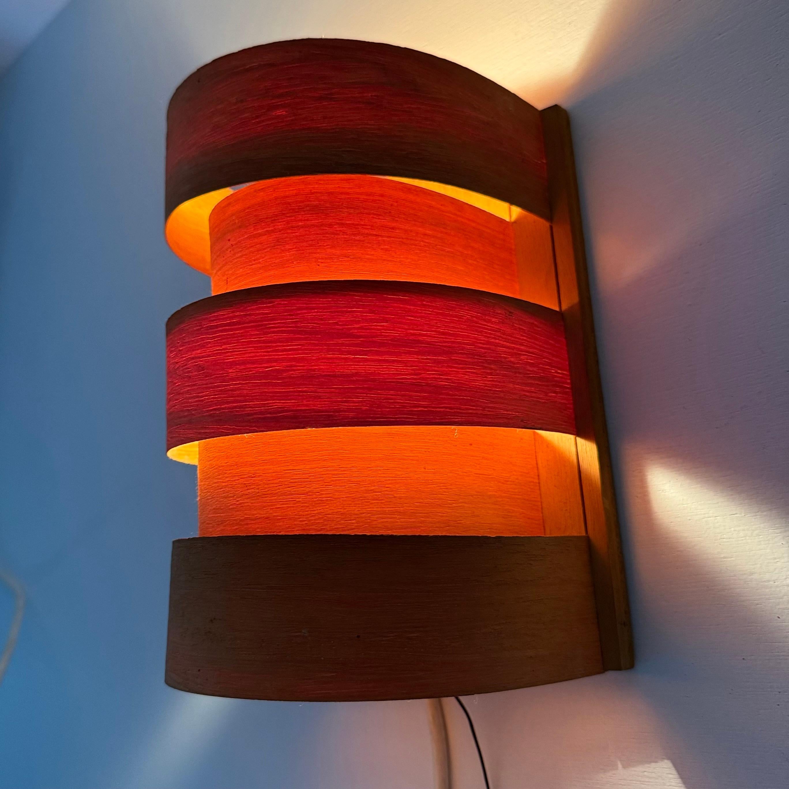 Scandinavian Modern Pine Wall Light by Hans Agne Jakobsson for Markaryd, Sweden In Good Condition For Sale In Delft, NL