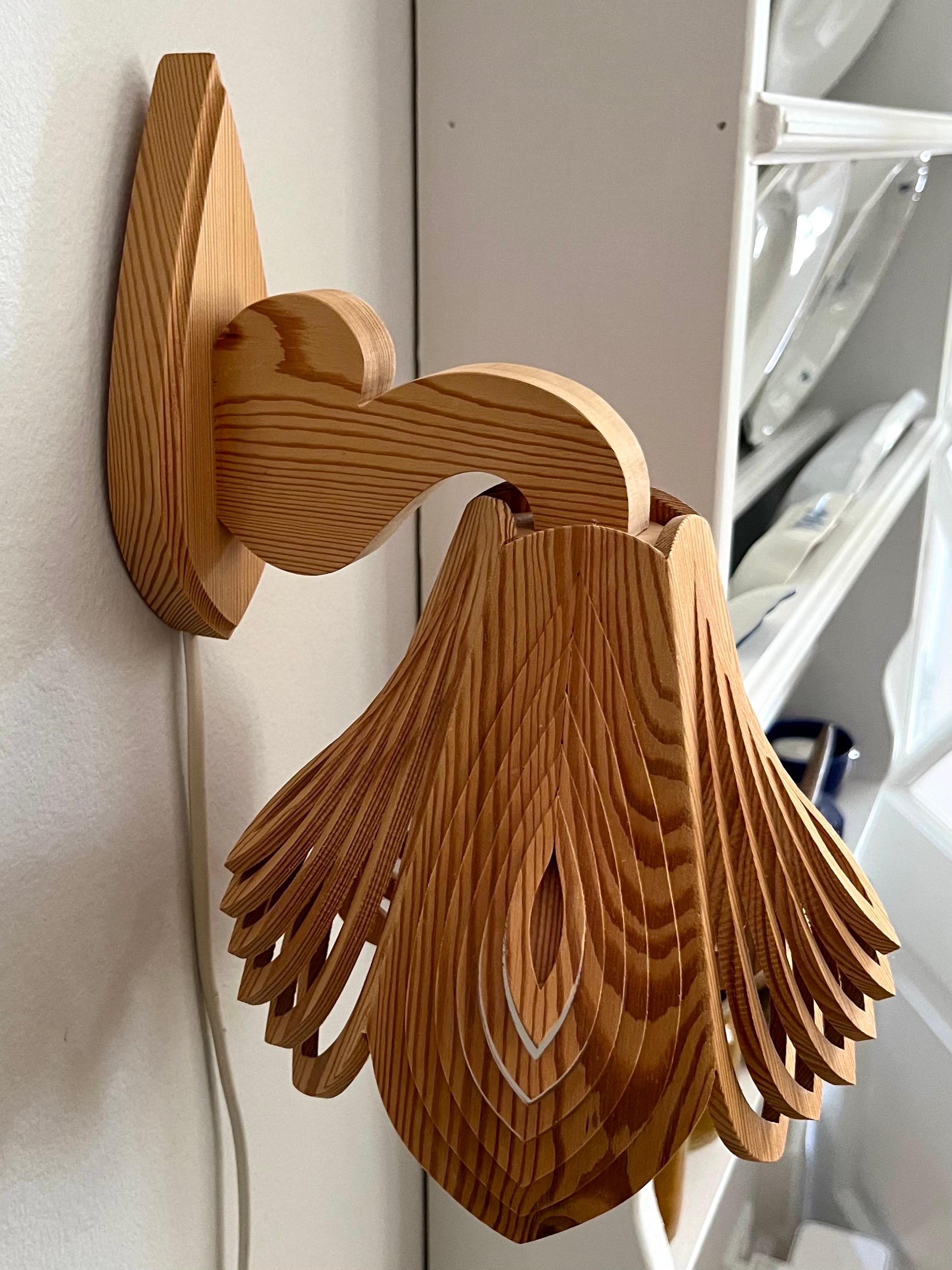 Scandinavo moderno Applique da parete in pino The Modern Scandinavian di Stig Svensson, Svezia, anni '70 in vendita
