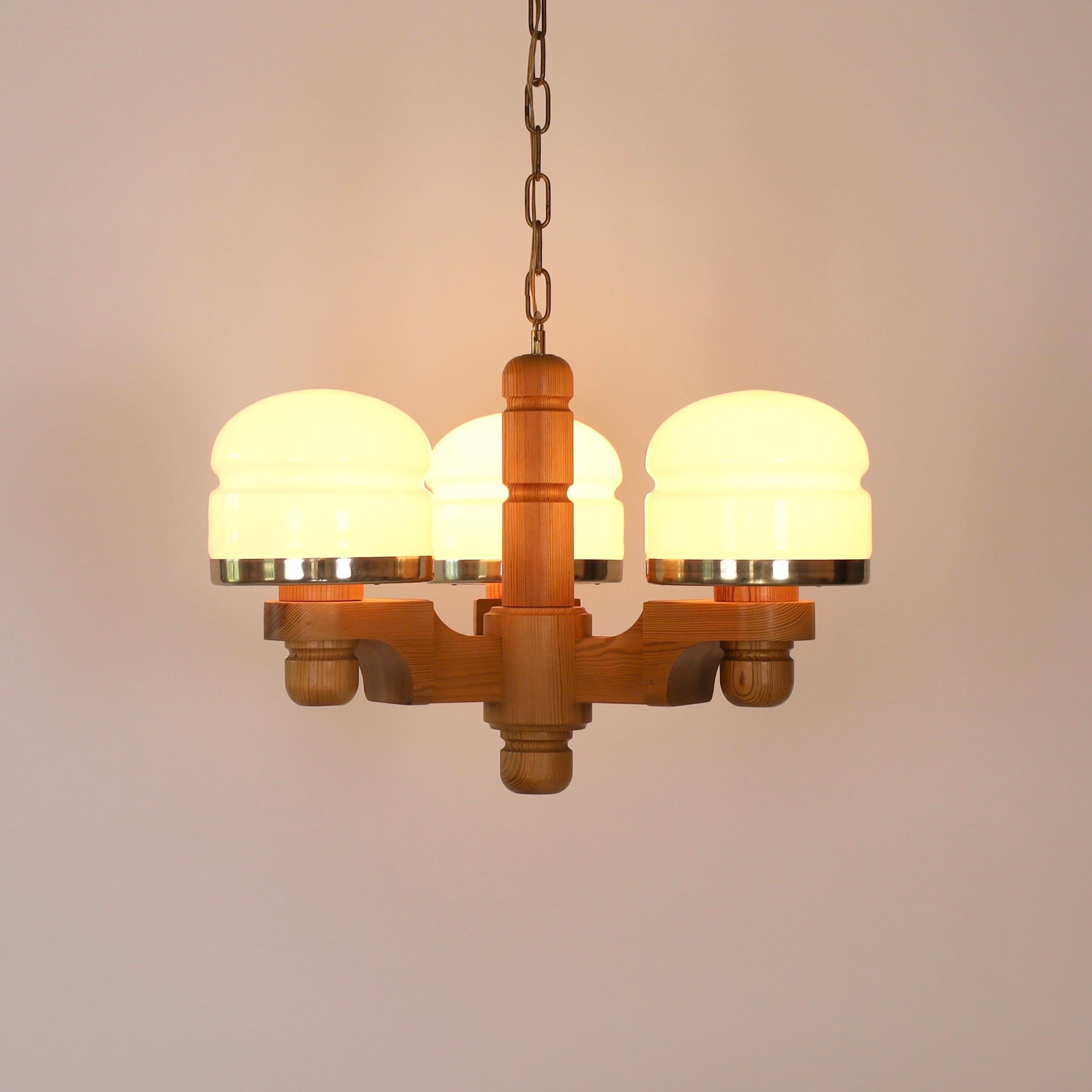 Glass Scandinavian Modern Pine wood Chandelier by Jan Wickelgren, 1970s, Sweden