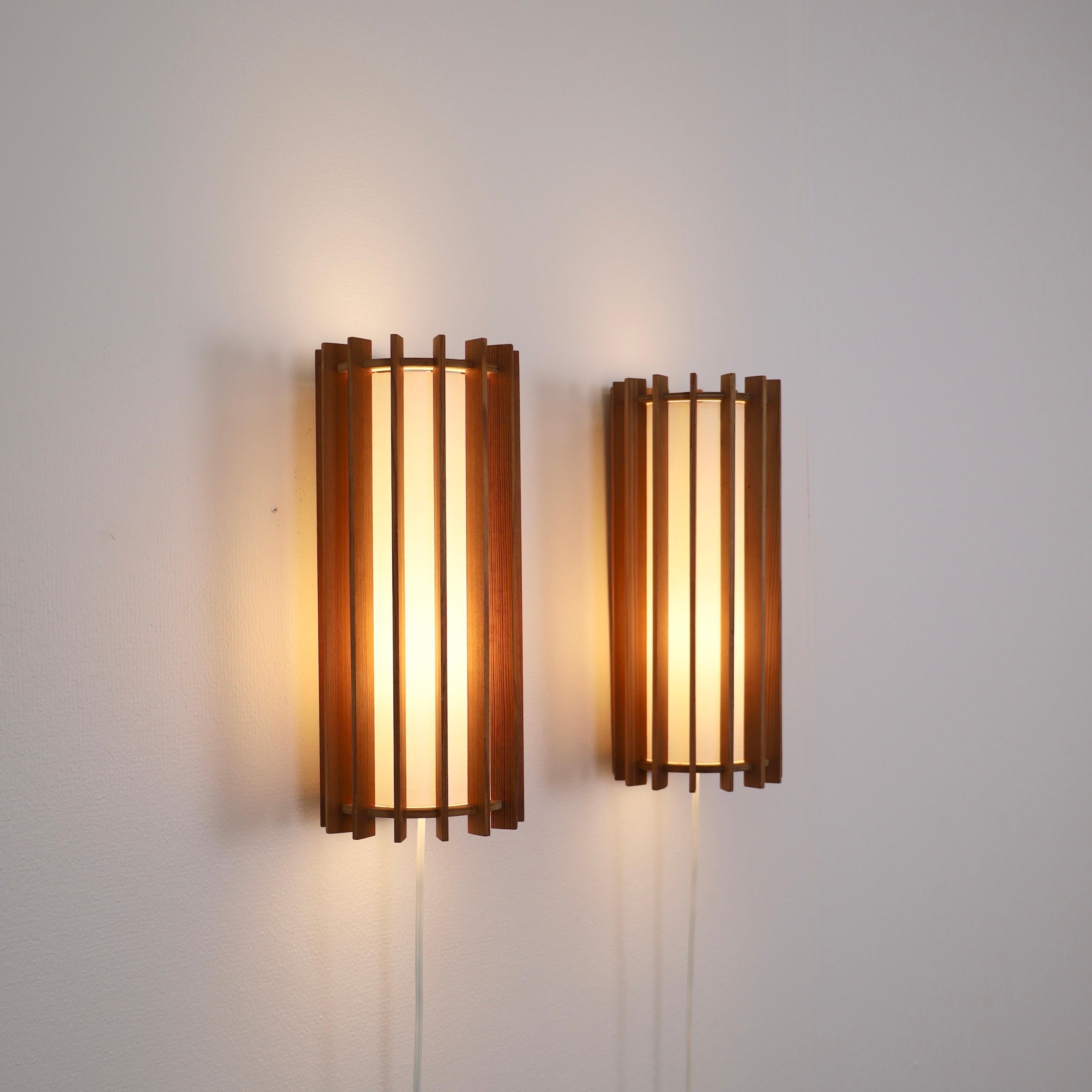 Fabric Scandinavian Modern Pine wood Wall lamps by Ib Fabiansen, 1960s, Denmark For Sale