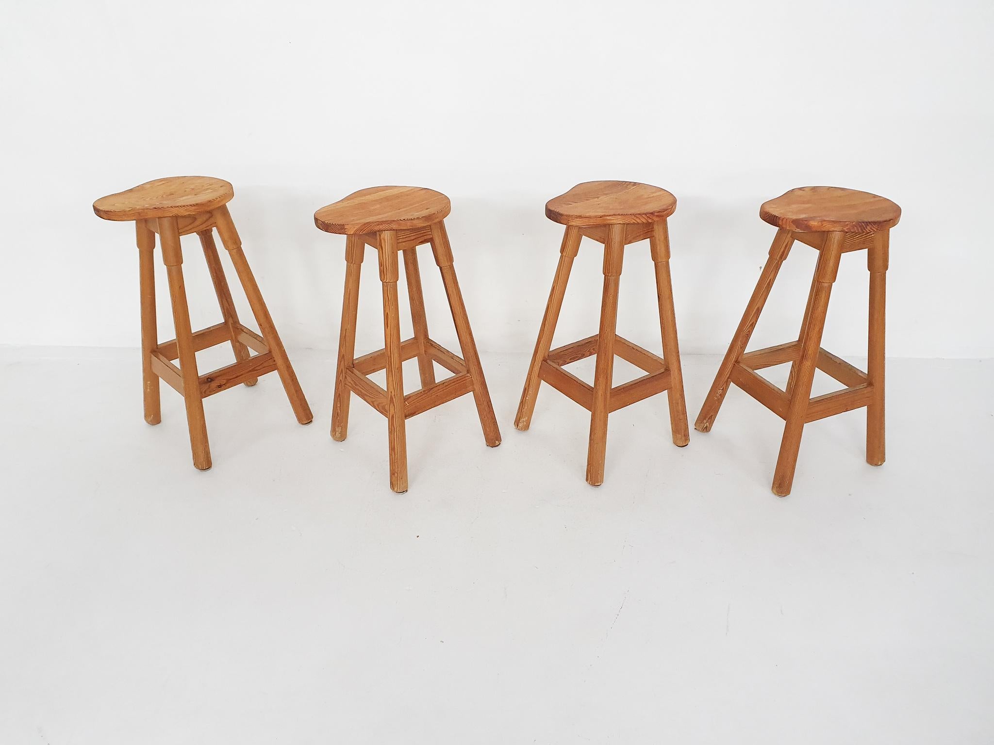 Fin du 20e siècle Tabourets de bar modernes scandinaves en bois de pin, années 1970 en vente