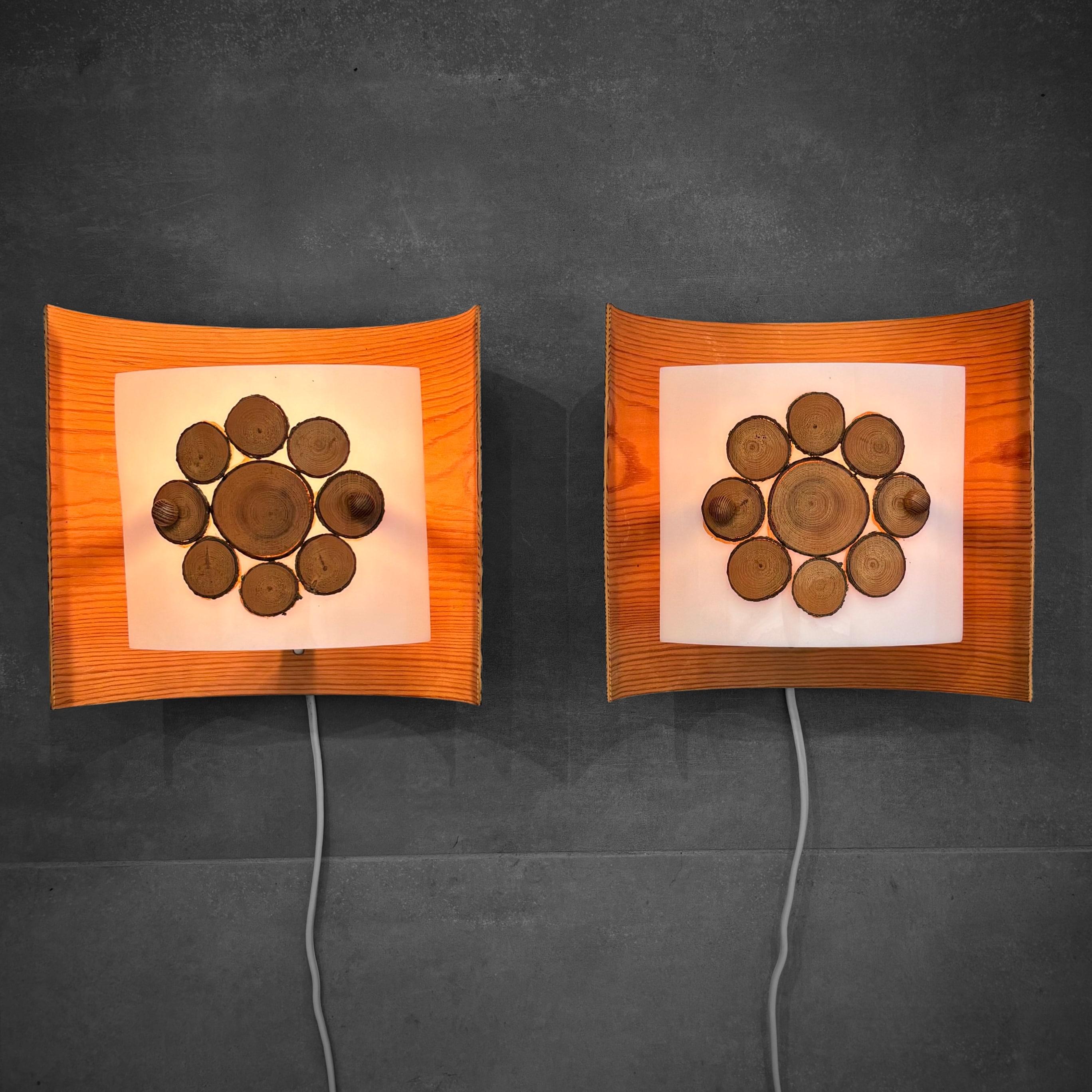 Scandinavian Modern Scandinavian modern pinewood wall lamps, pine and acrylic, Sweden, 1970s For Sale