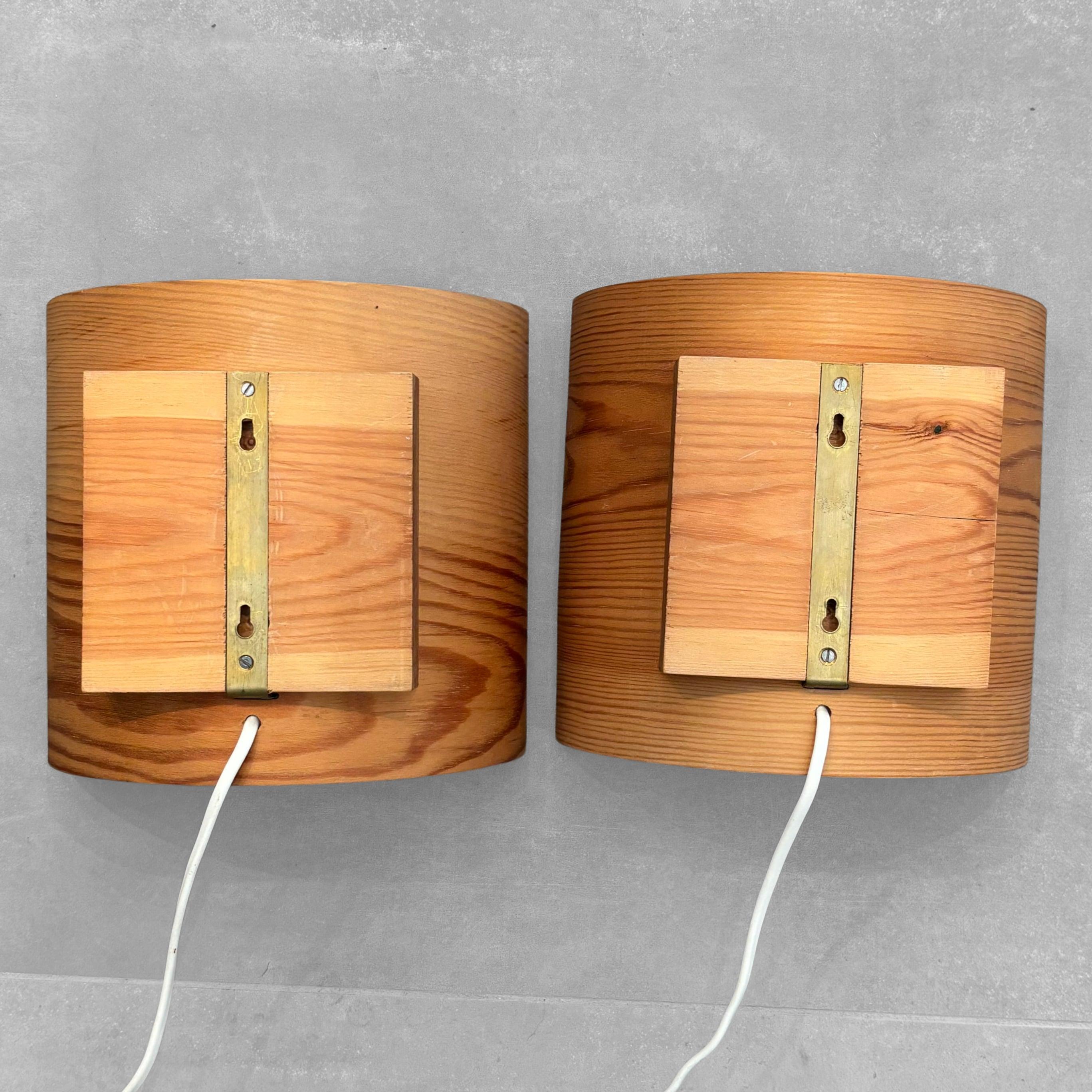 Scandinavian modern pinewood wall lamps, pine and acrylic, Sweden, 1970s For Sale 1