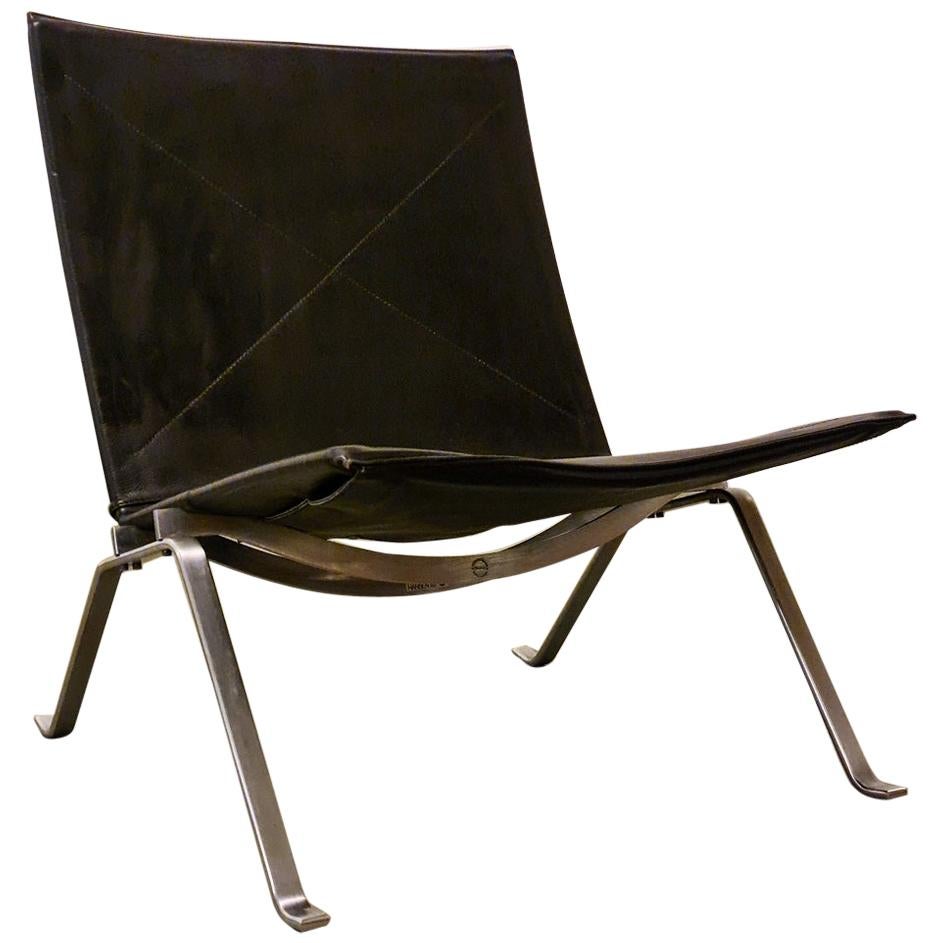 Scandinavian Modern Poul Kjærholm PK 22 Vintage Black Leather Chair
