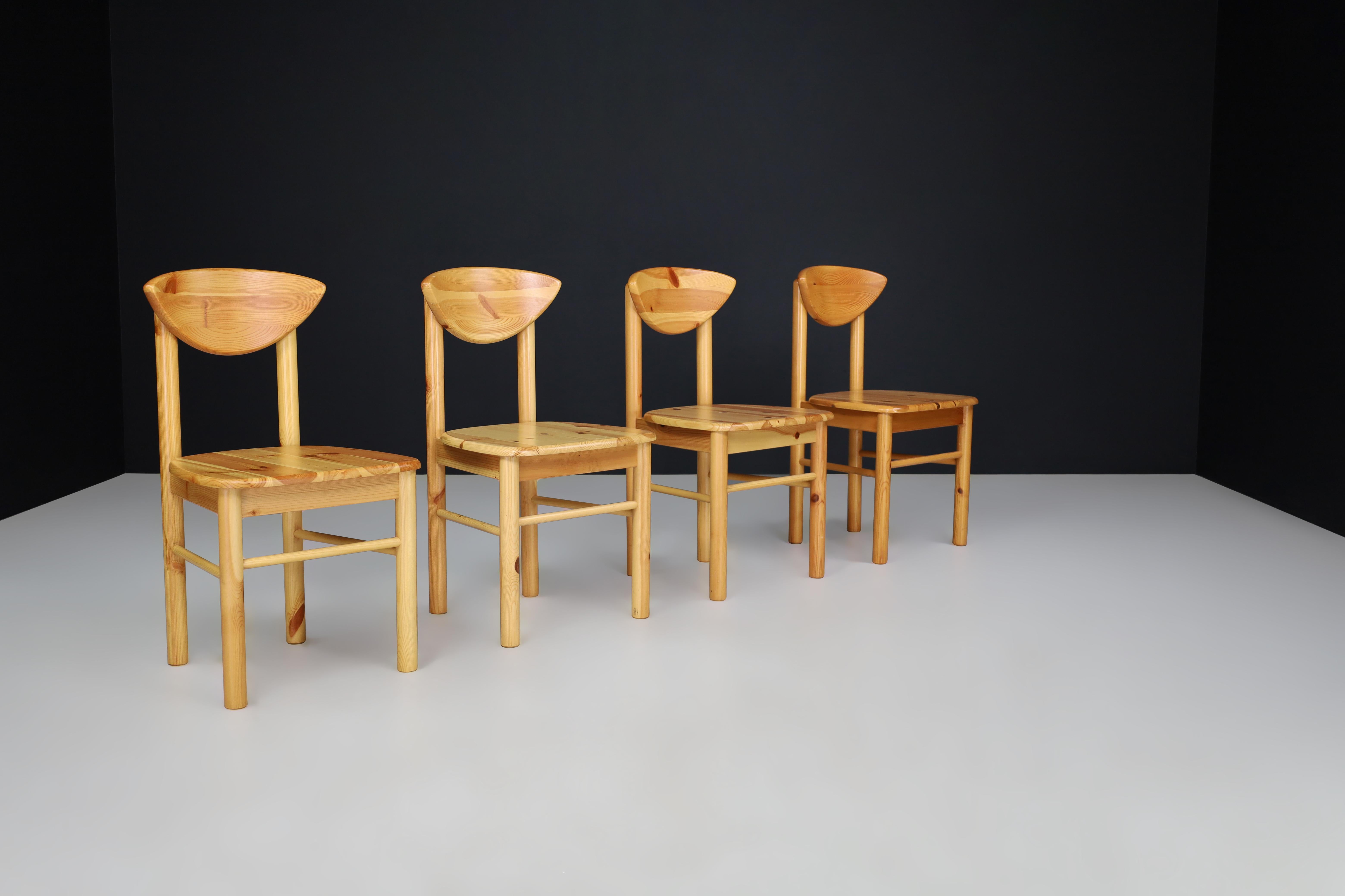 Scandinavian Modern Rainer Daumiller Dining Room Chairs in Pine, Denmark 1970s   For Sale 5