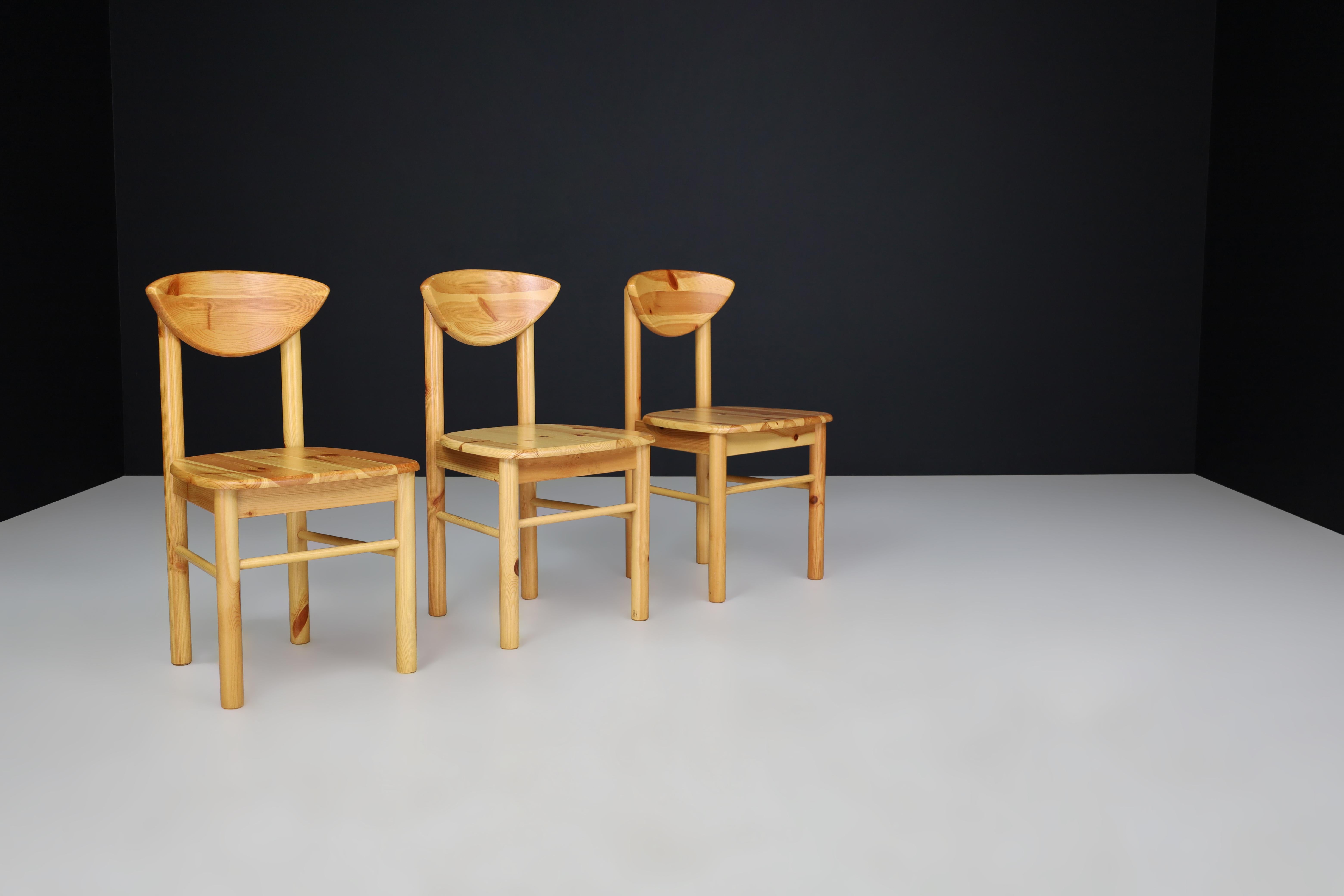 Scandinavian Modern Rainer Daumiller Dining Room Chairs in Pine, Denmark 1970s   For Sale 6