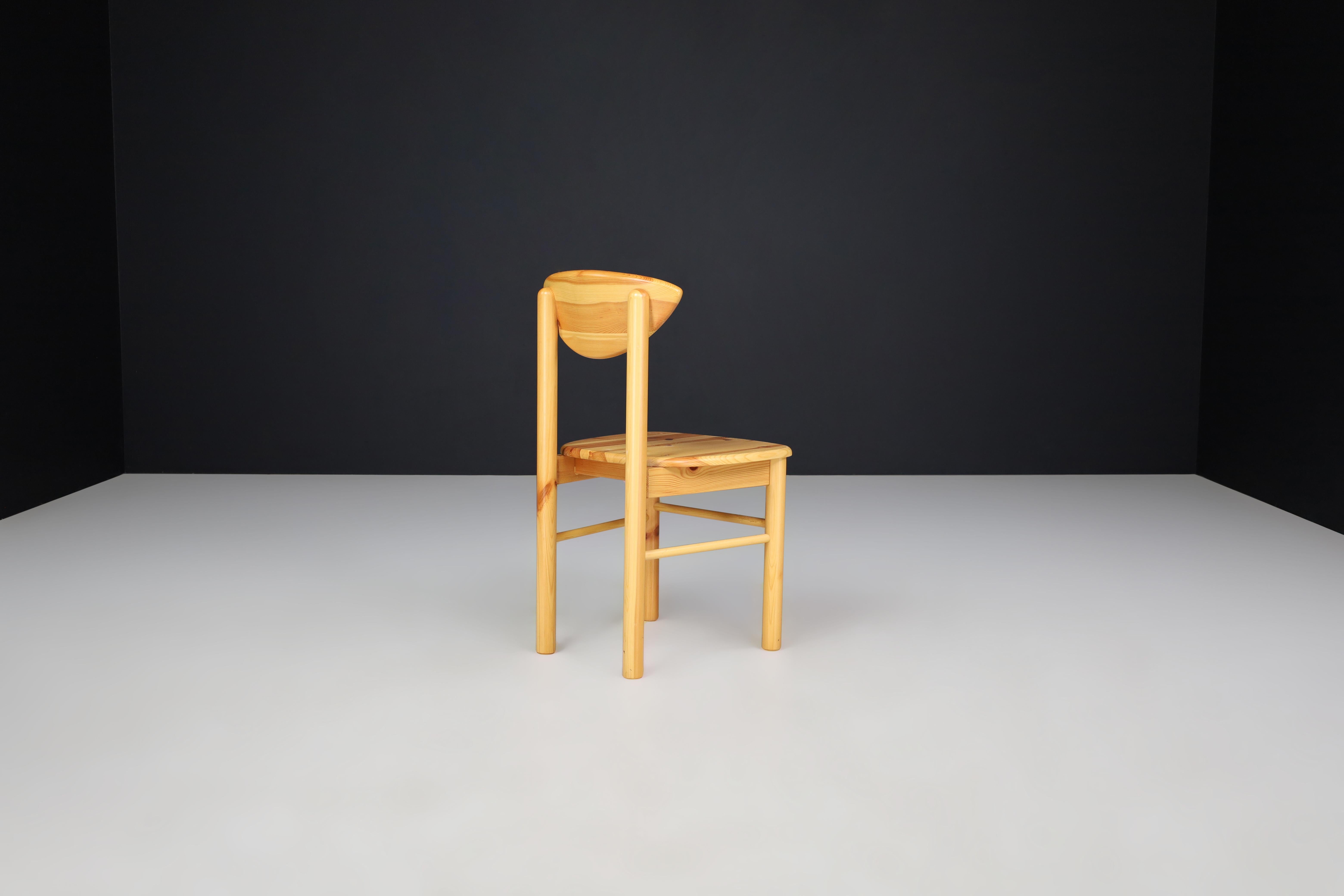 Scandinavian Modern Rainer Daumiller Dining Room Chairs in Pine, Denmark 1970s   For Sale 2