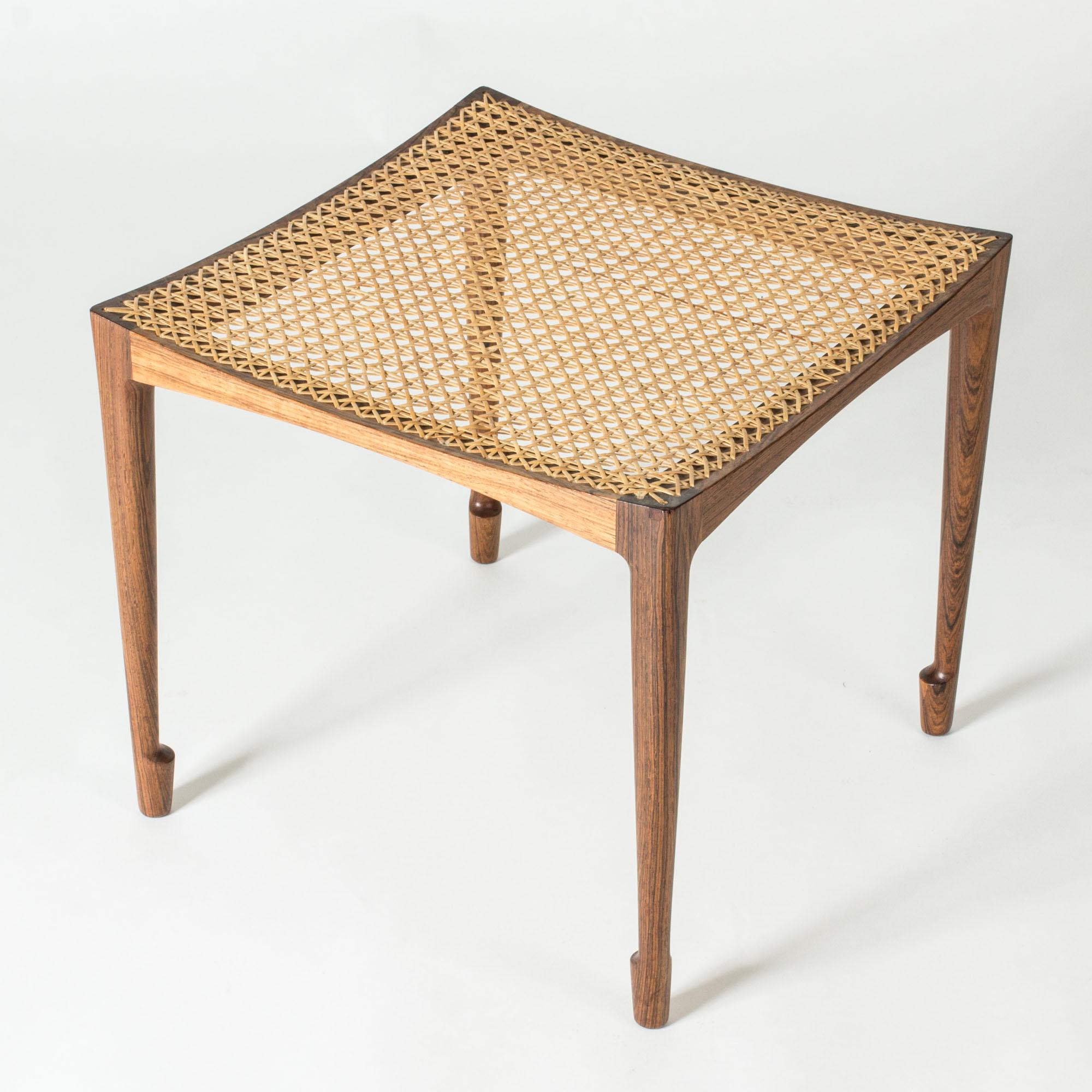 The Modern Scandinavian Rattan Stool par Bernt Petersen, Danemark, années 1950 Bon état - En vente à Stockholm, SE