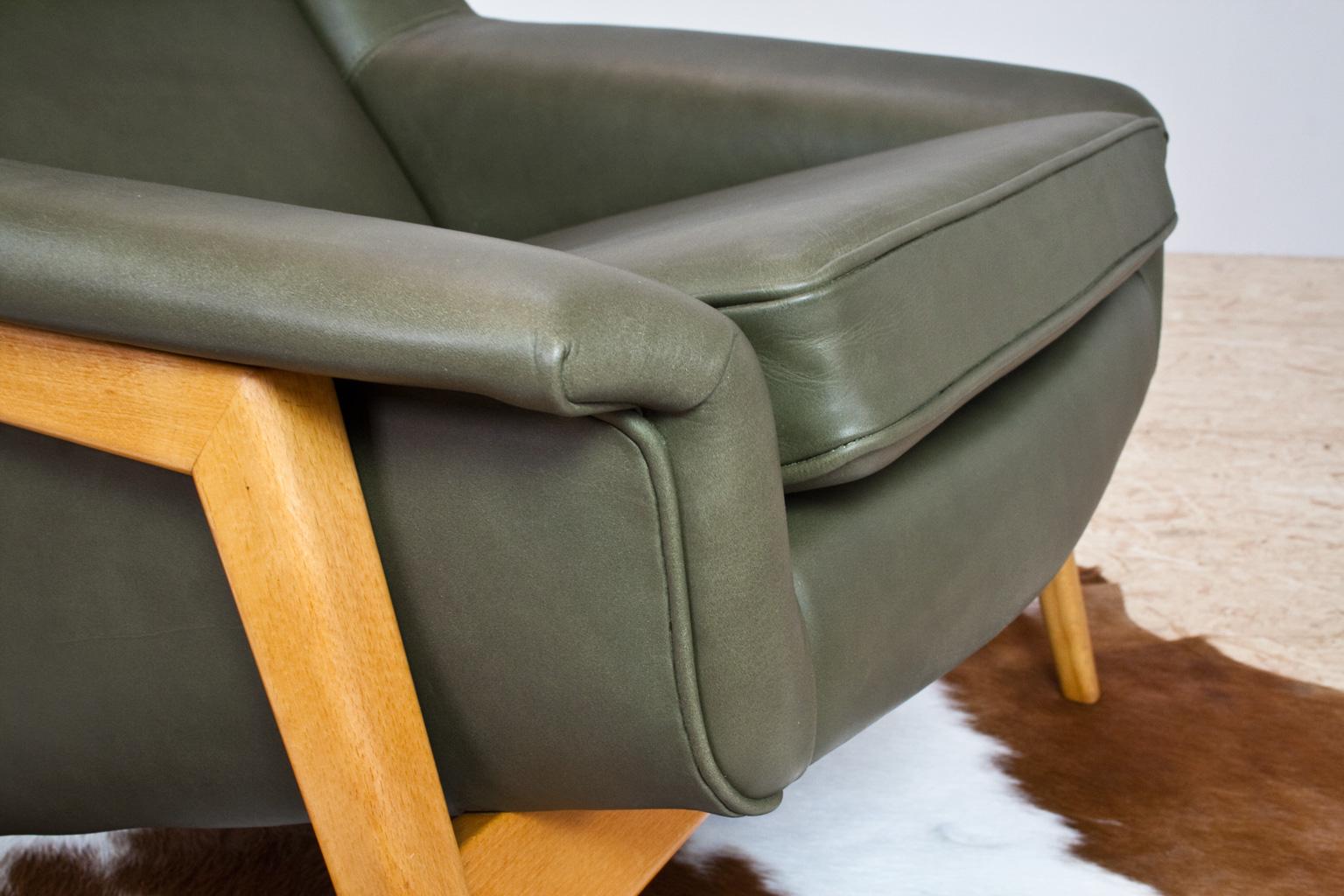 Mid-20th Century Scandinavian Modern Re-Upholstered Green Leather Lounge Chair by Folke Ohlsson For Sale