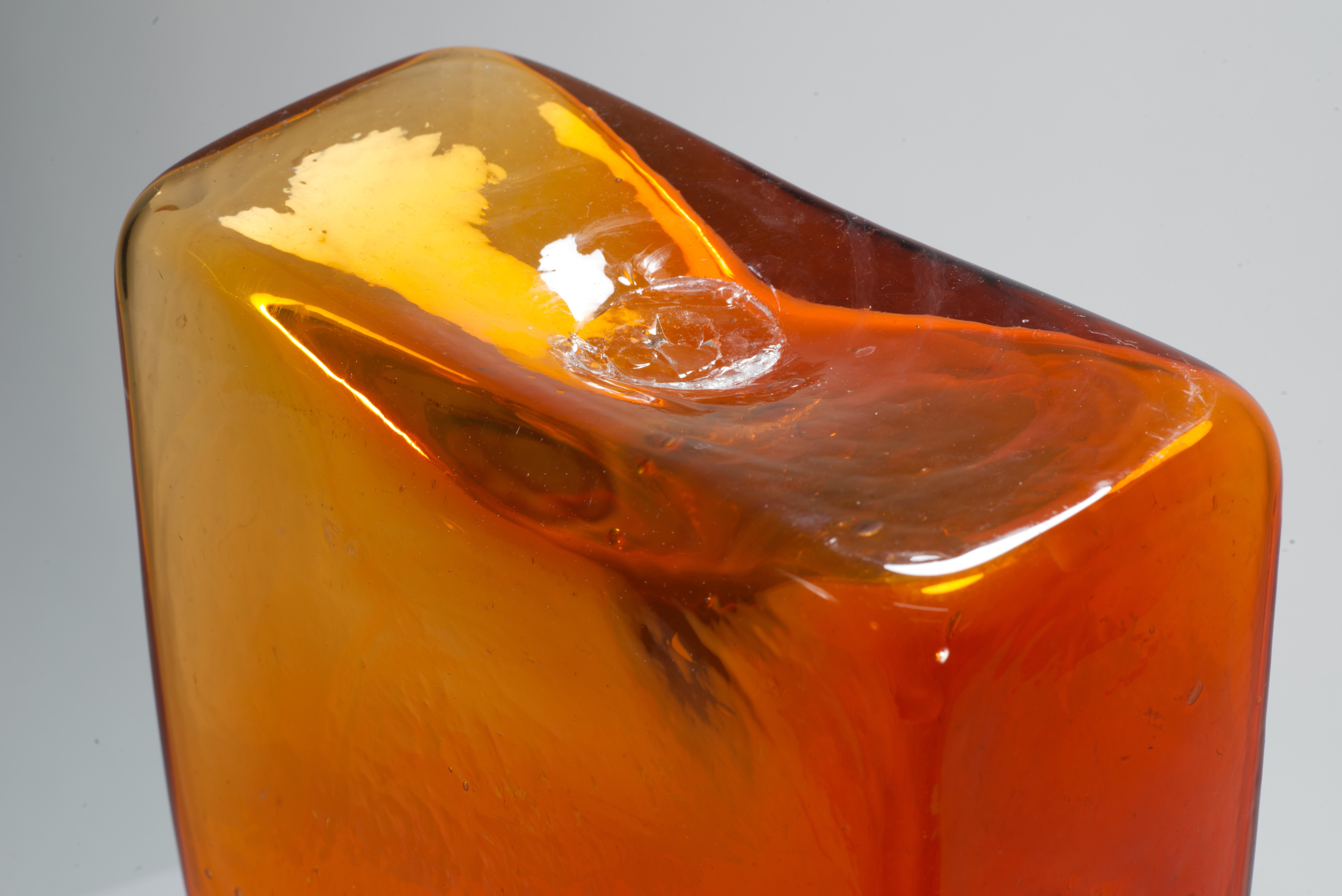 Vaso rettangolare in vetro arancione The Modern Scandinavian nello stile di Lindshammar, anni '60 in vendita 4