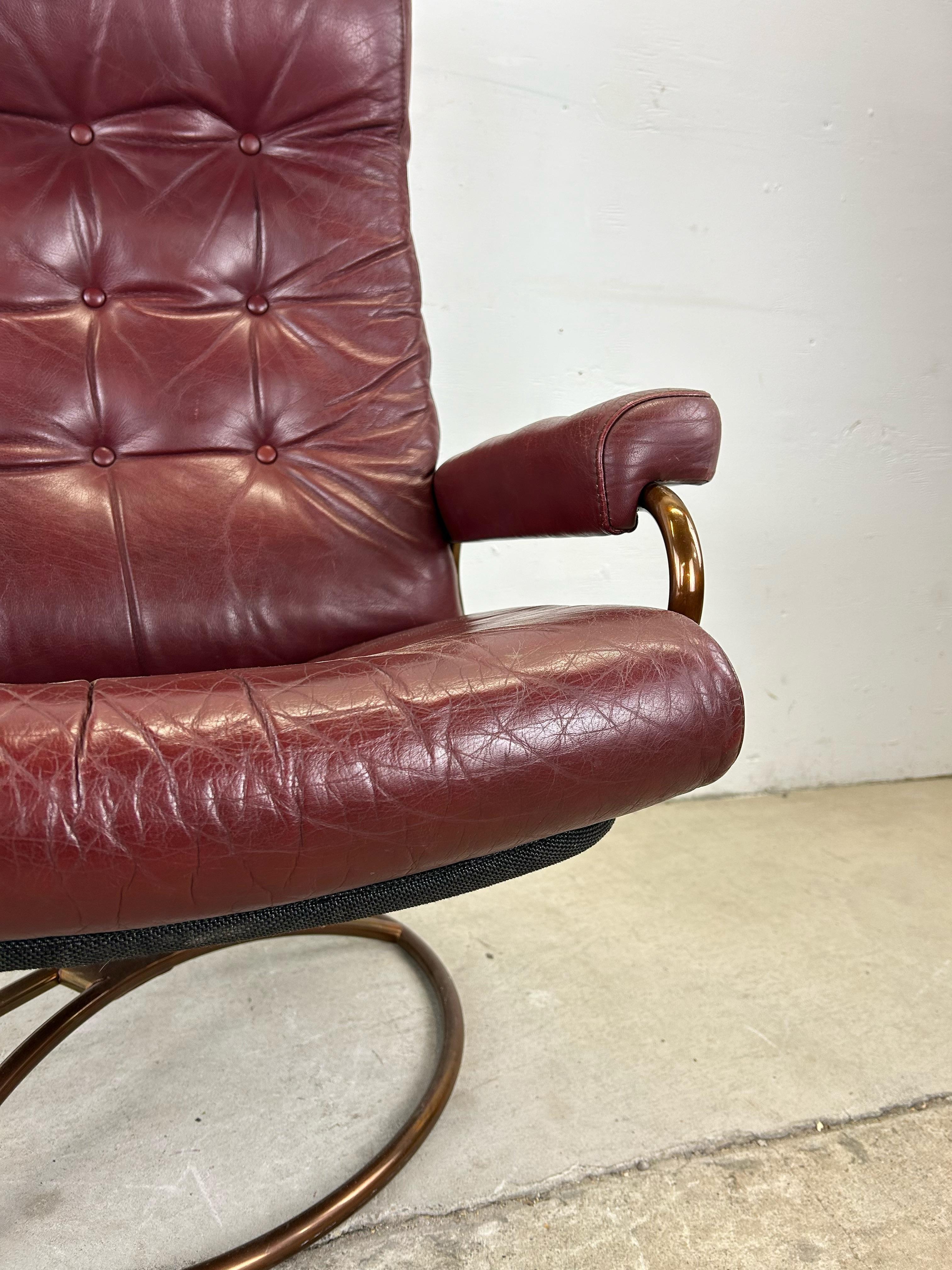 Scandinavian Modern Red Leather Ekornes Stressless Recliner with Ottoman For Sale 7