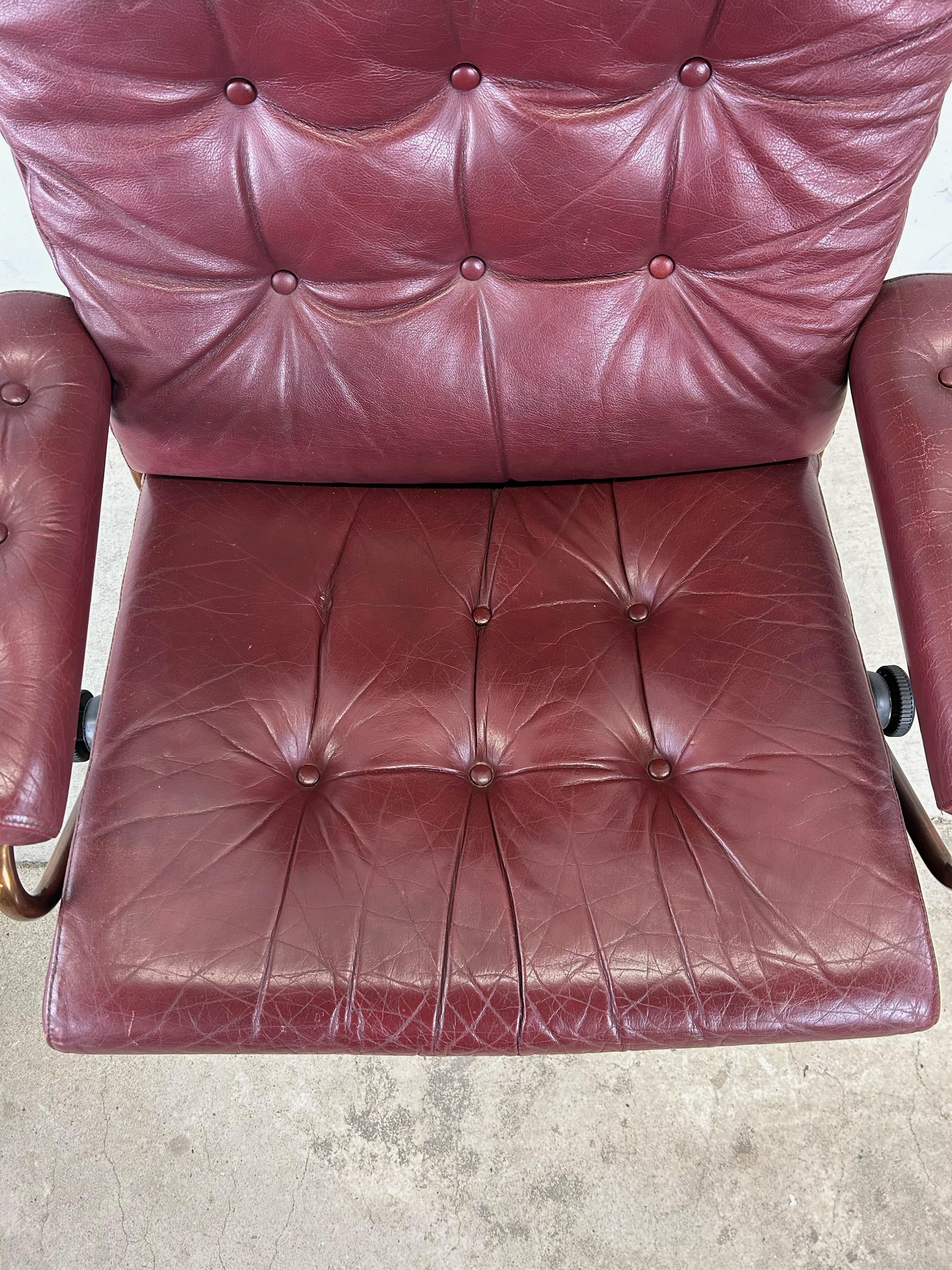 Scandinavian Modern Red Leather Ekornes Stressless Recliner with Ottoman For Sale 8