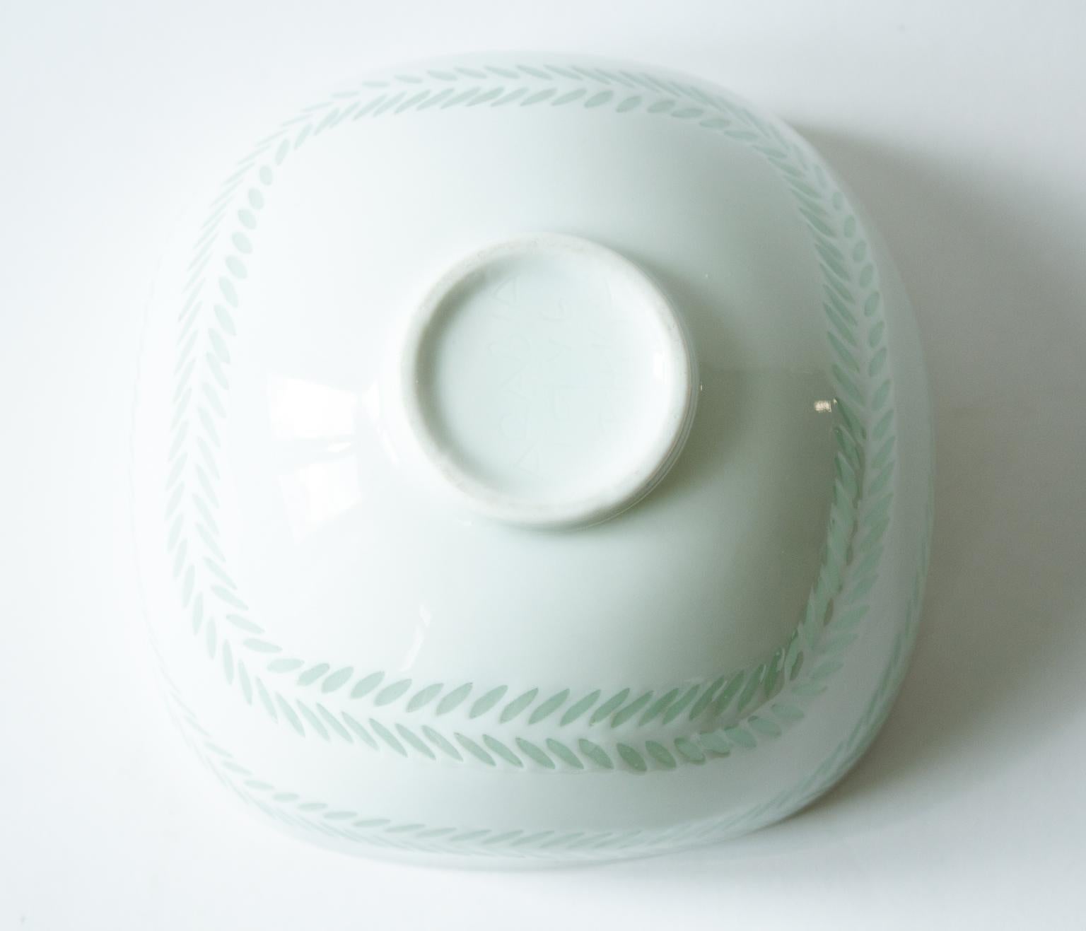 Swedish Scandinavian Modern Rice Grain Porcelain Bowl by Friedl Holzer-Kjellberg, Arabia